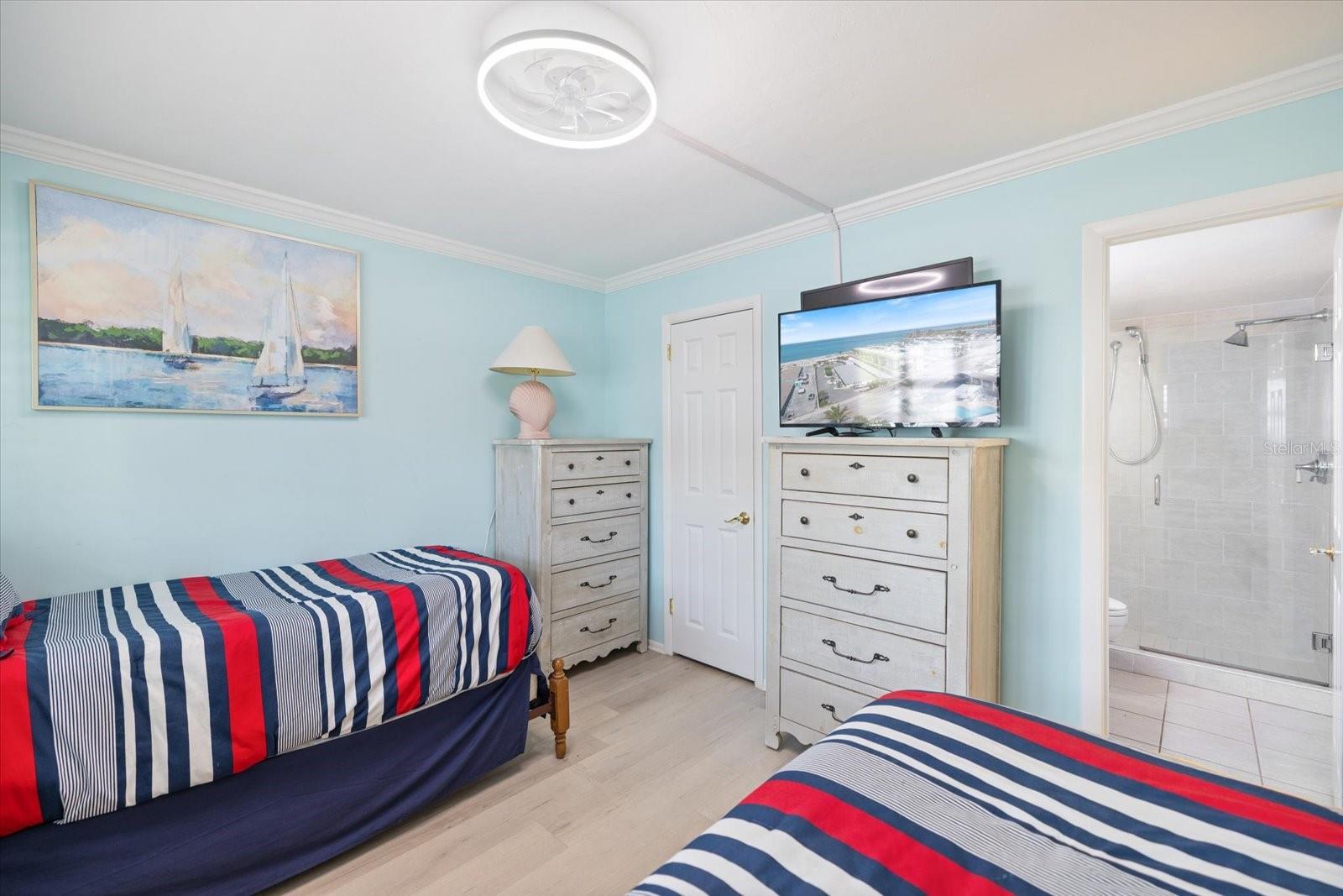 Image 25 of 36 For 1400 Tarpon Center Drive 204