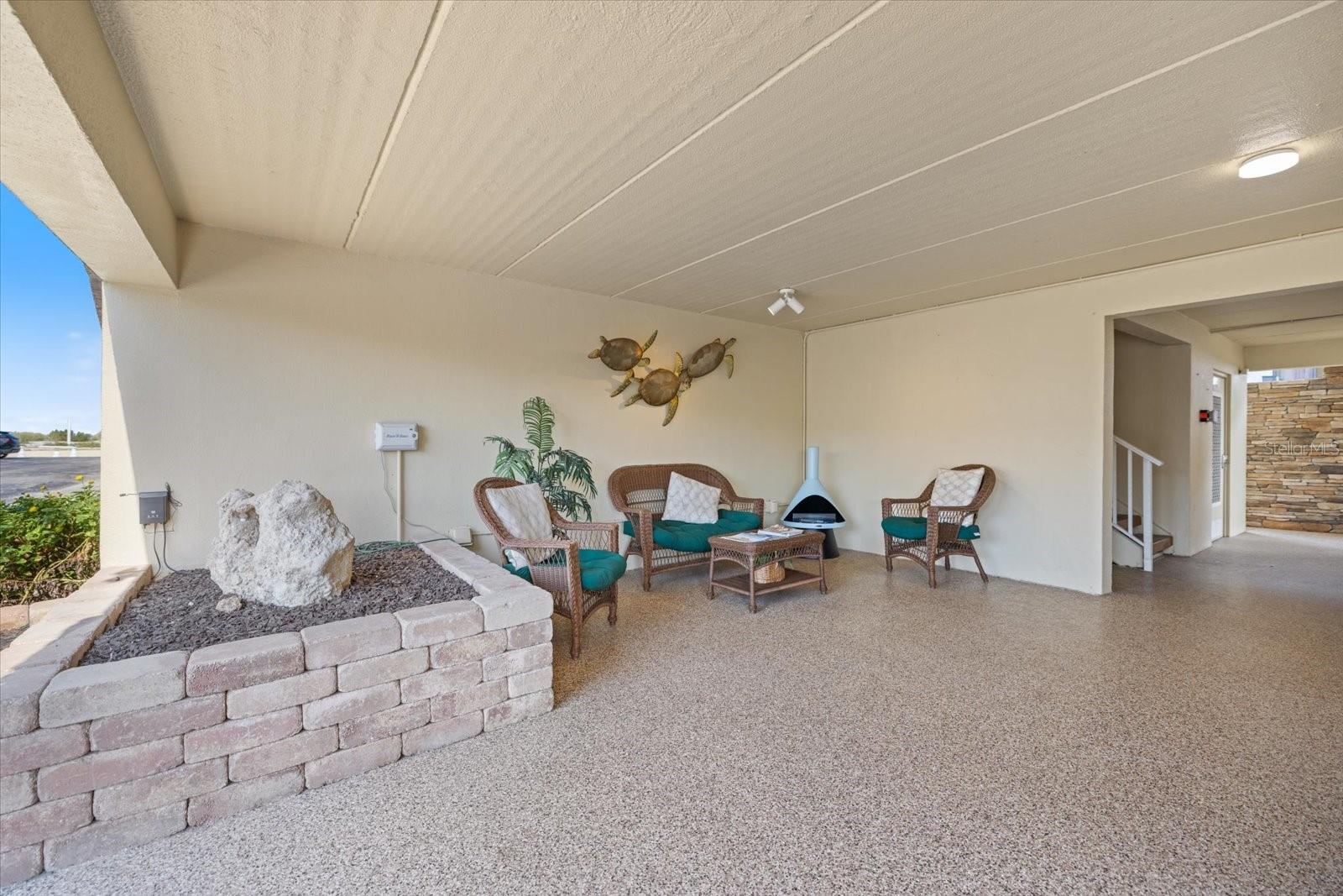 Image 29 of 36 For 1400 Tarpon Center Drive 204