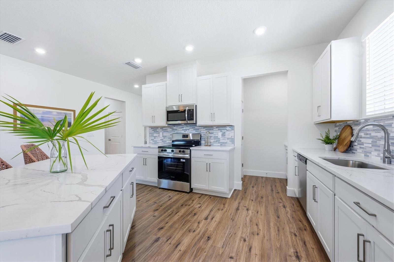 Image 7 of 45 For 12387 Minot Avenue