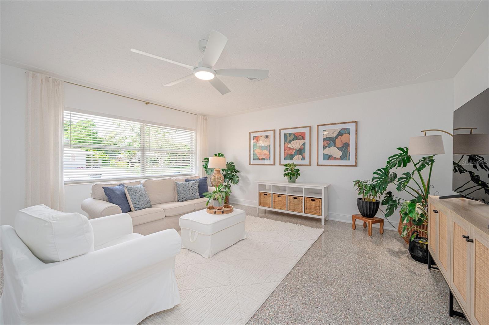 Image 3 of 65 For 2833 Sunnyside Street