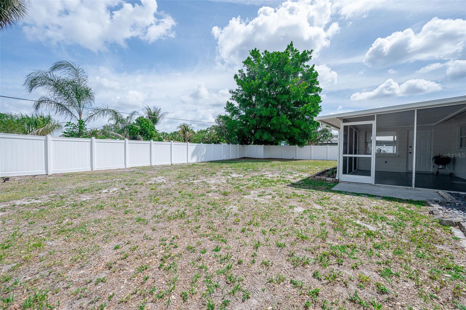 Image 42 of 65 For 2833 Sunnyside Street