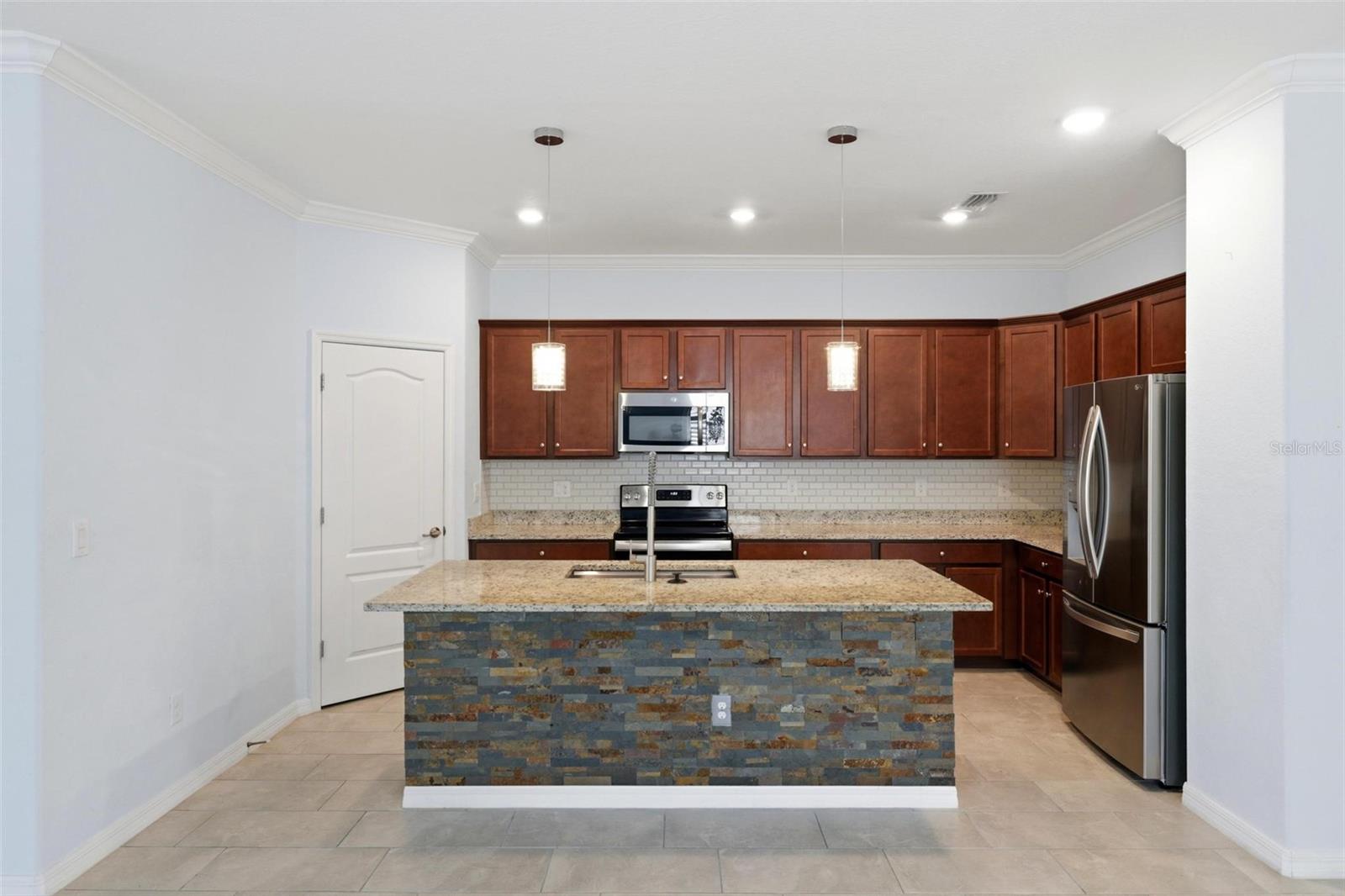 Image 14 of 73 For 10157 Colubrina Drive