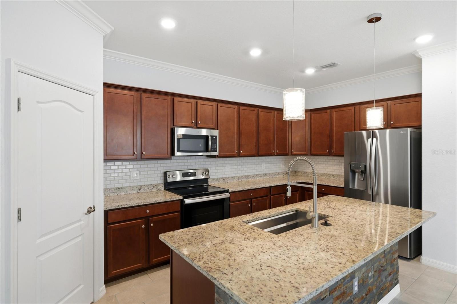 Image 17 of 73 For 10157 Colubrina Drive