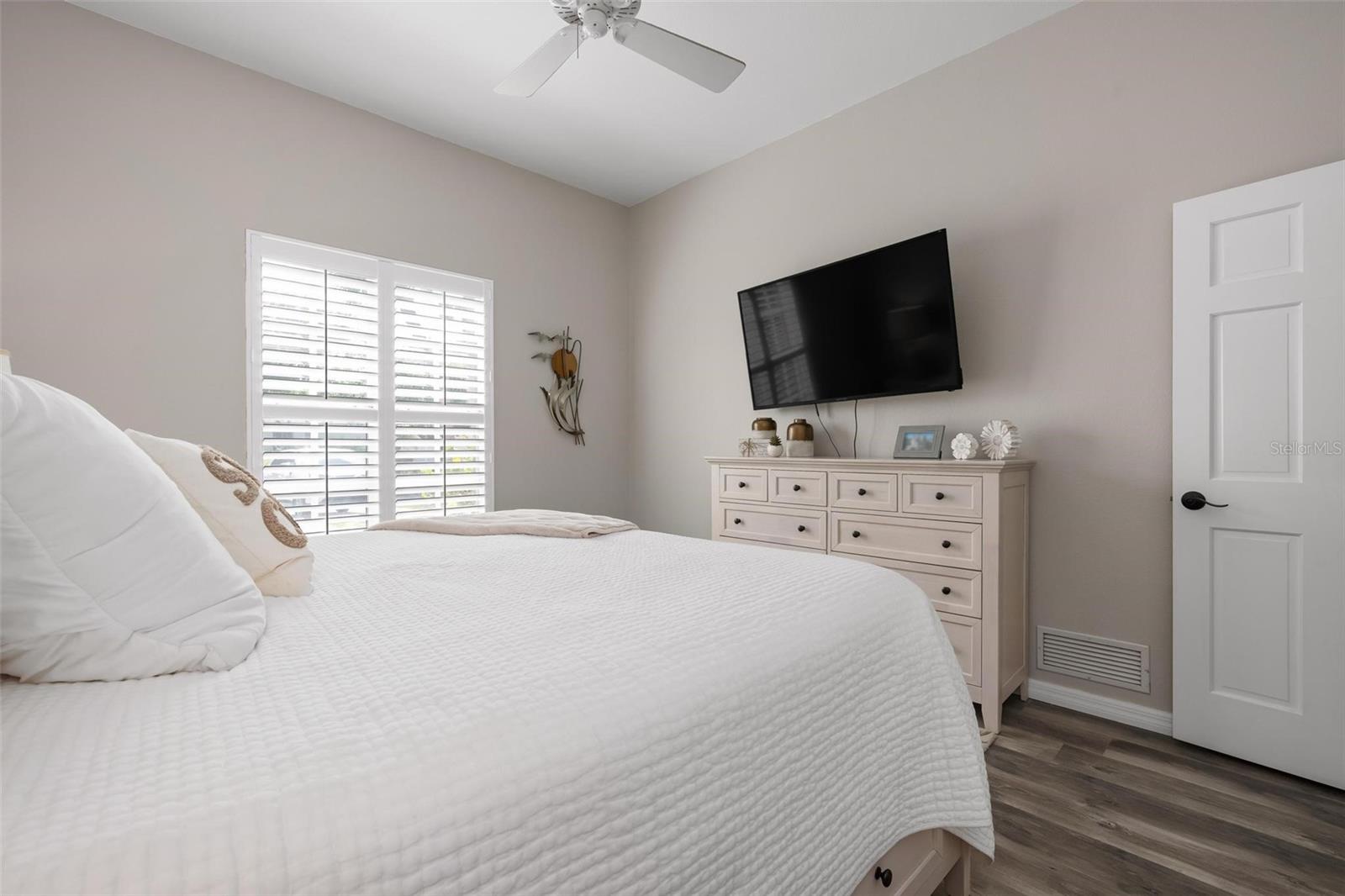 Image 26 of 41 For 57 Cayman Isles Boulevard