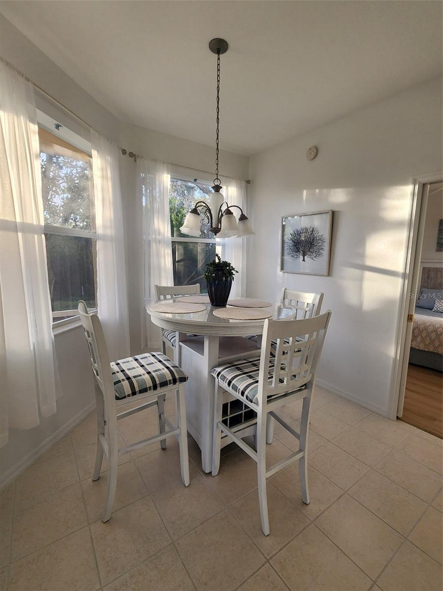 Image 19 of 42 For 4442 Corso Venetia Boulevard A14