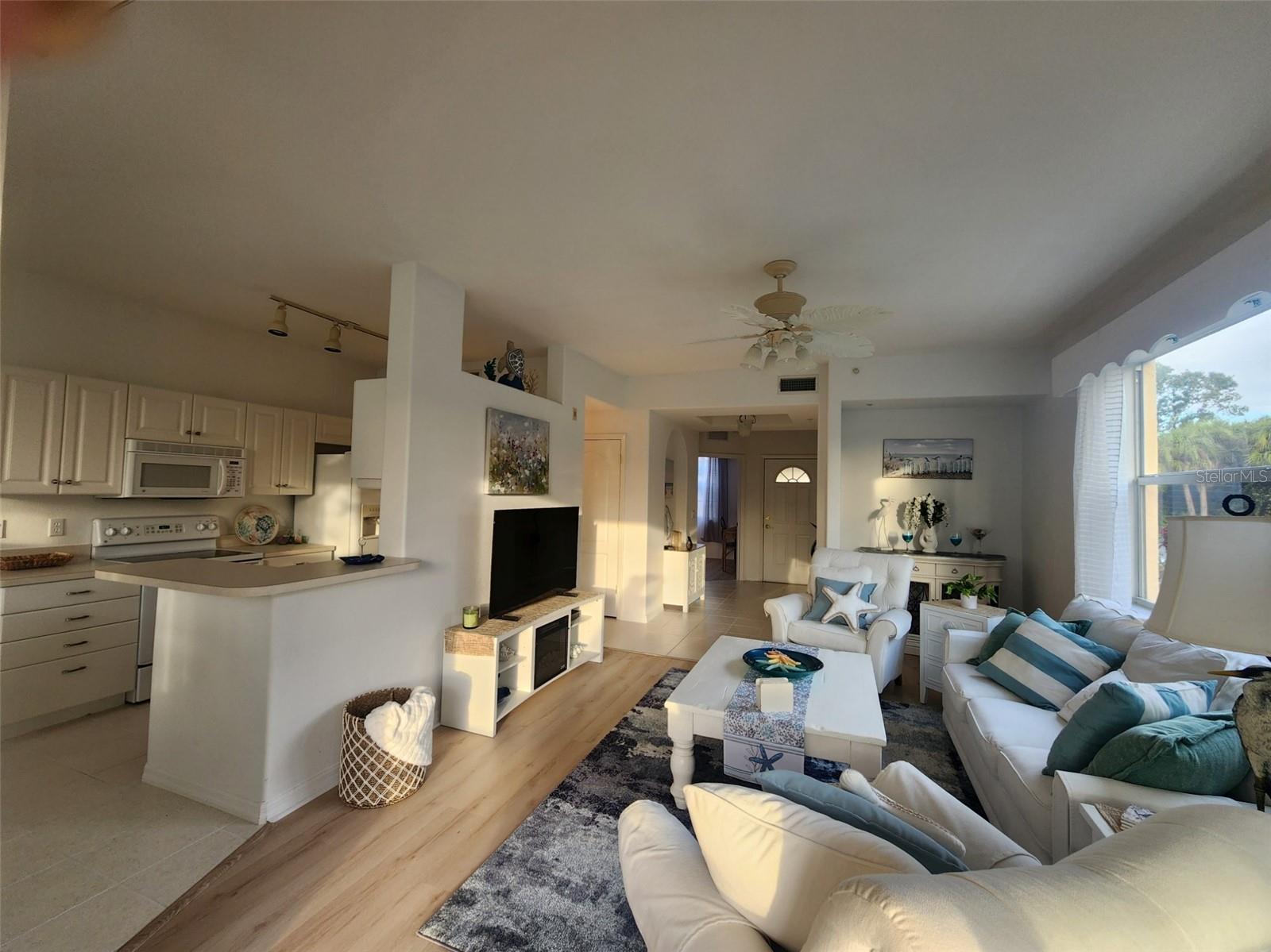 Image 22 of 42 For 4442 Corso Venetia Boulevard A14
