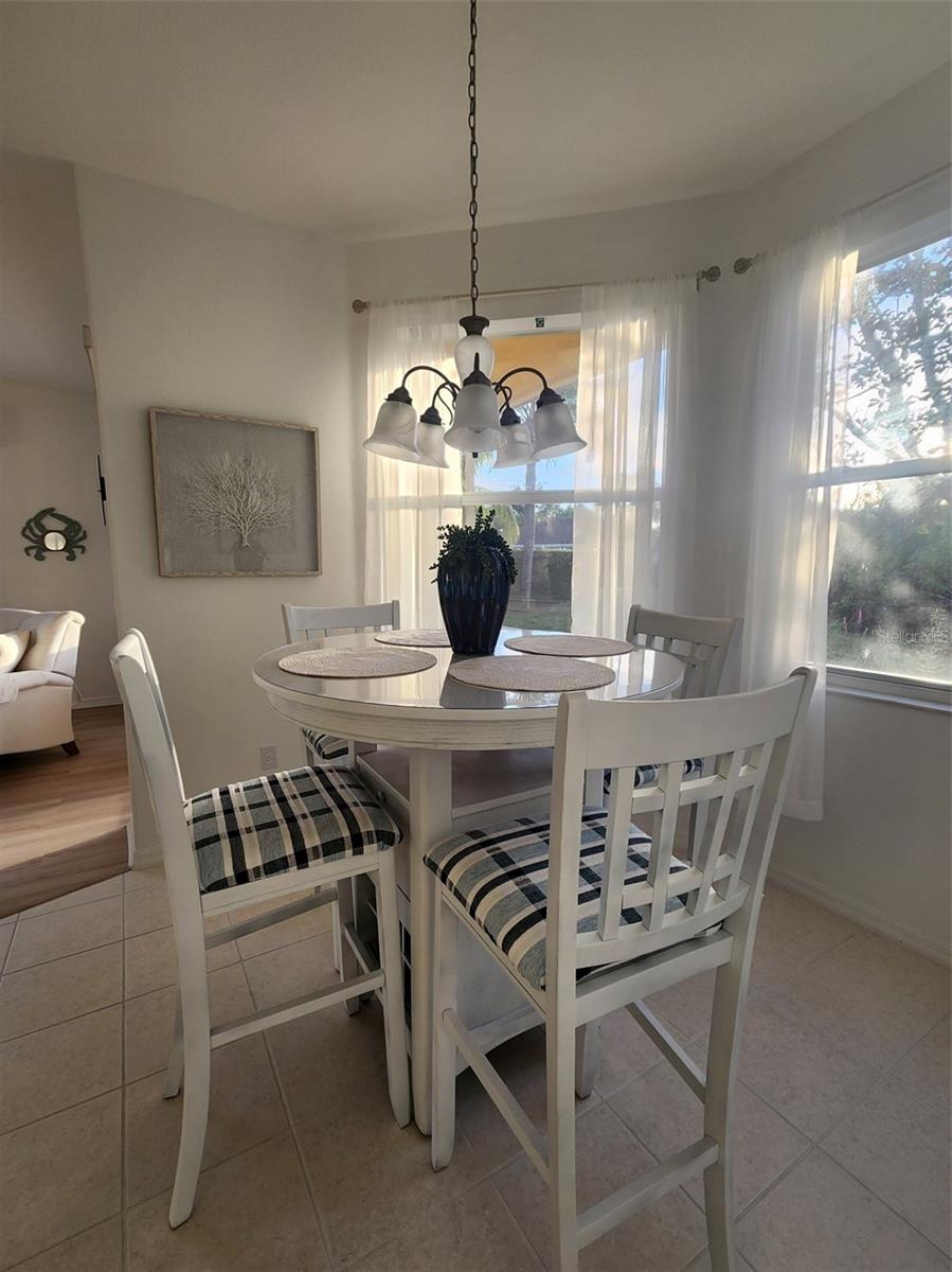 Image 24 of 42 For 4442 Corso Venetia Boulevard A14