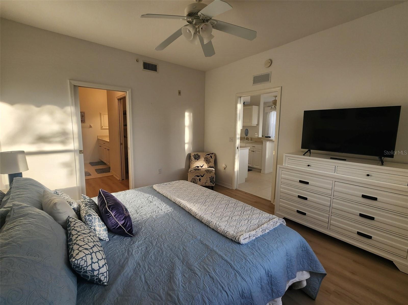 Image 27 of 42 For 4442 Corso Venetia Boulevard A14