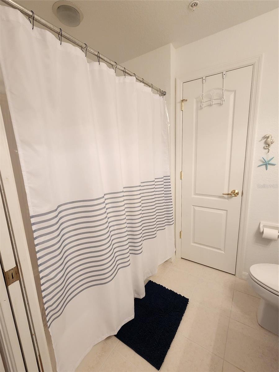 Image 35 of 42 For 4442 Corso Venetia Boulevard A14