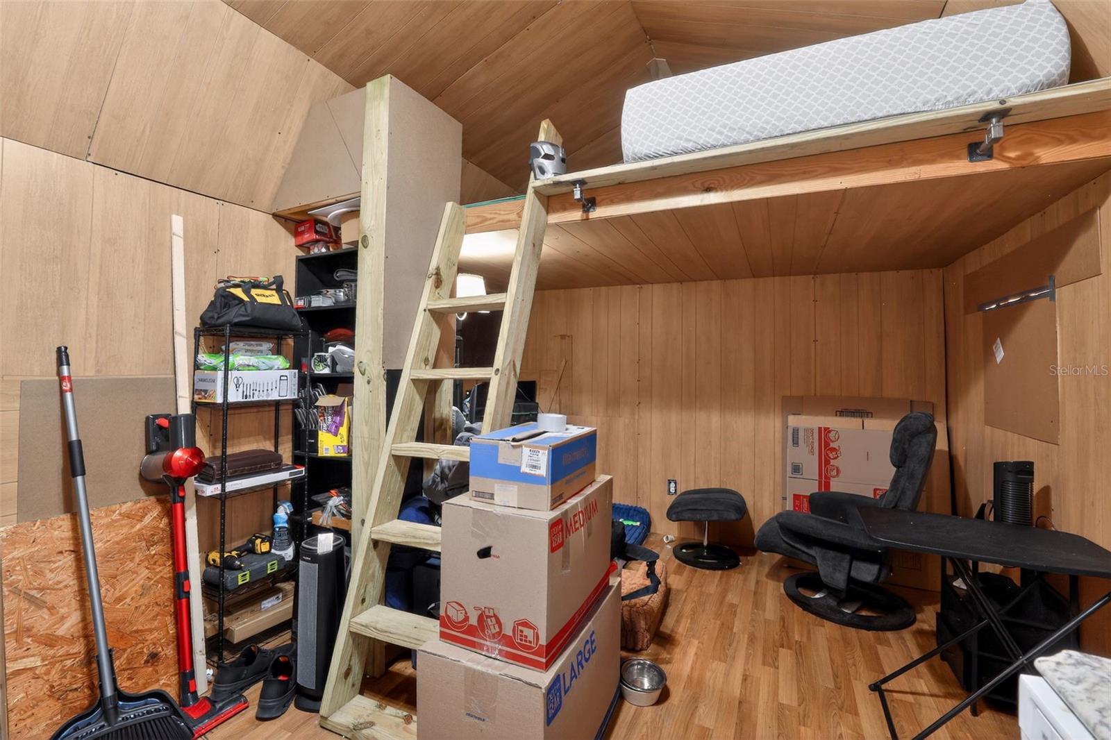 Image 32 of 51 For 702 3rd Street