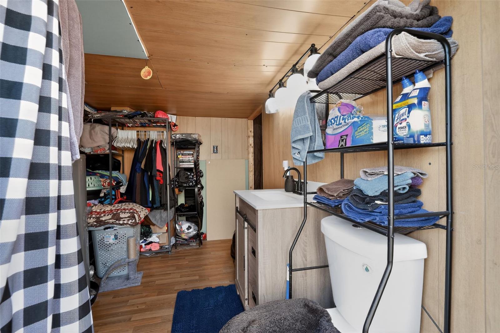 Image 34 of 51 For 702 3rd Street