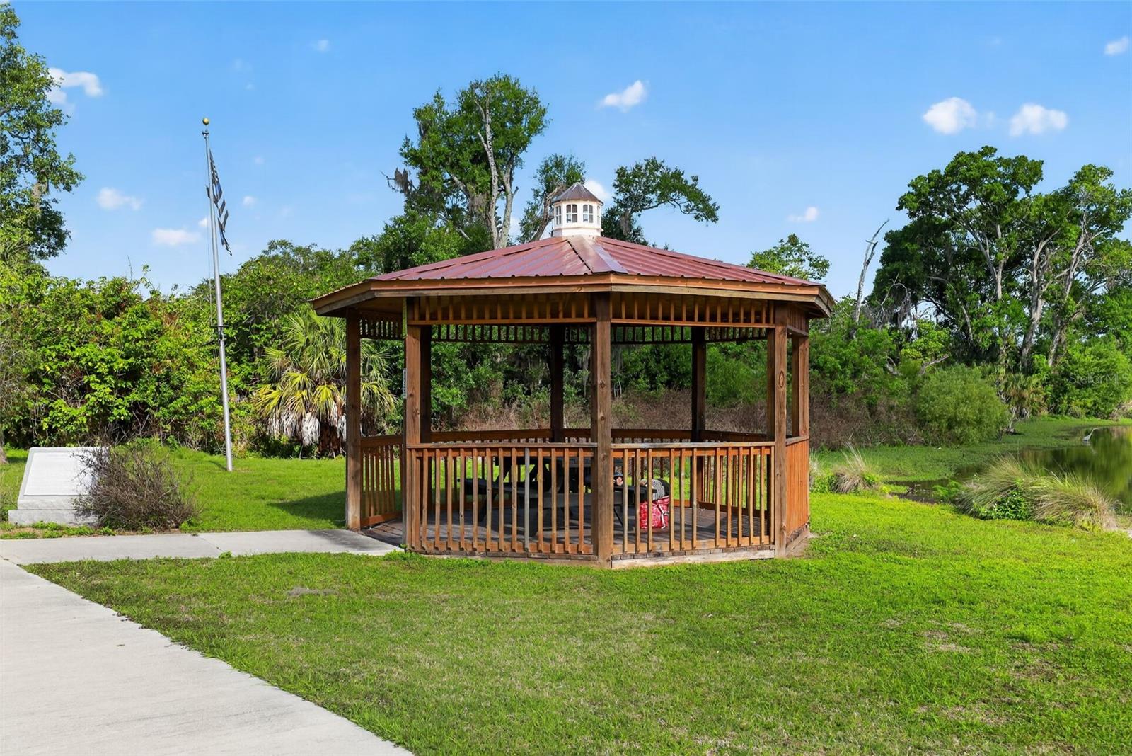 Image 46 of 51 For 702 3rd Street