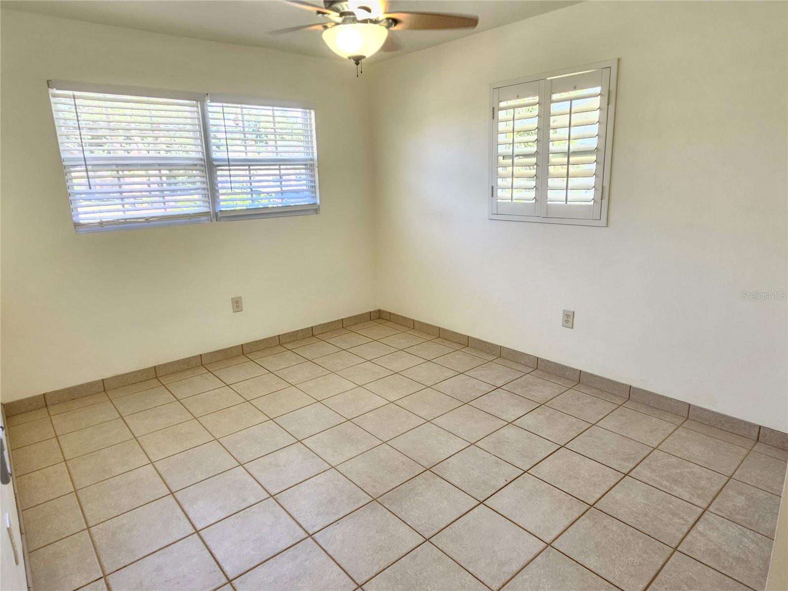Image 20 of 33 For 323 Palmetto Road W