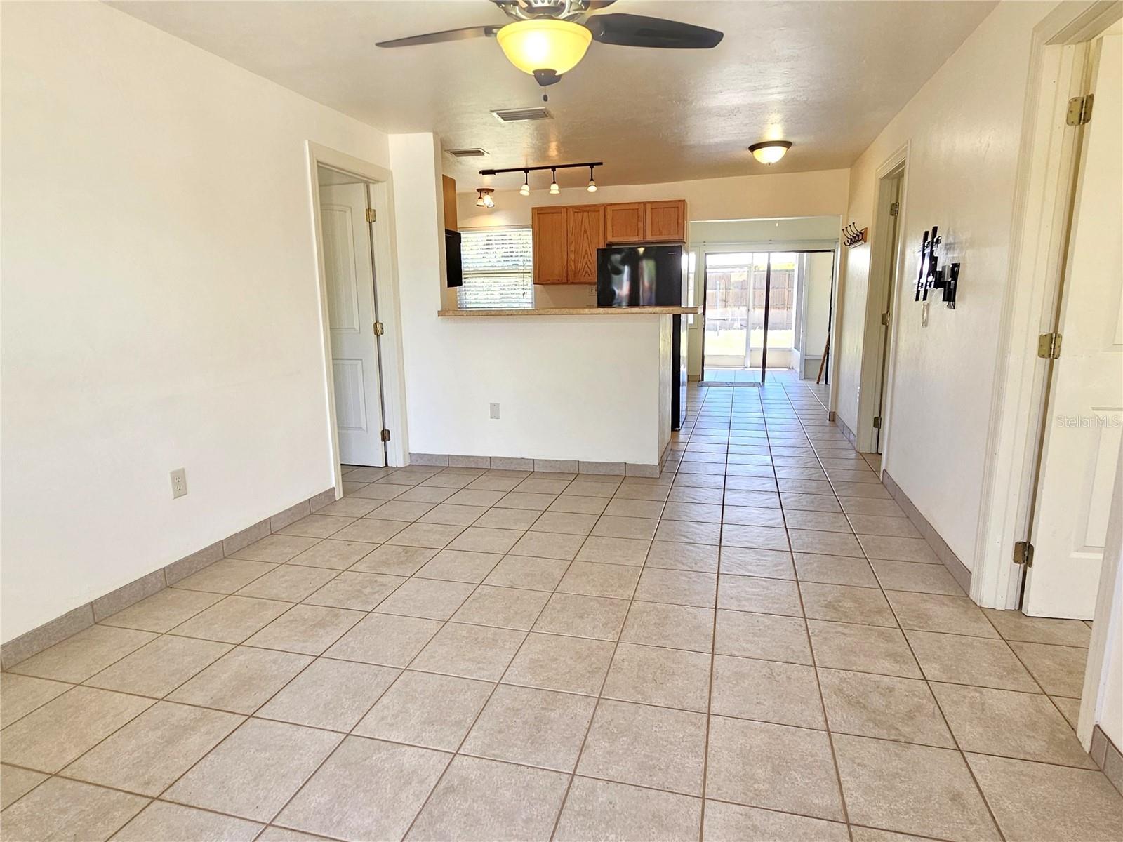 Image 3 of 33 For 323 Palmetto Road W