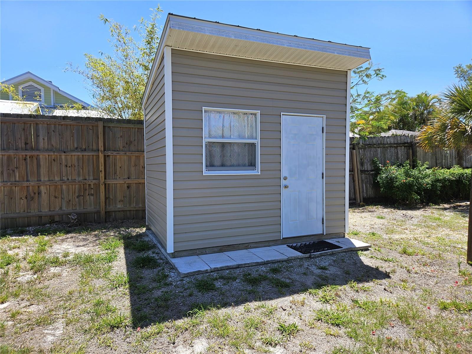 Image 31 of 33 For 323 Palmetto Road W