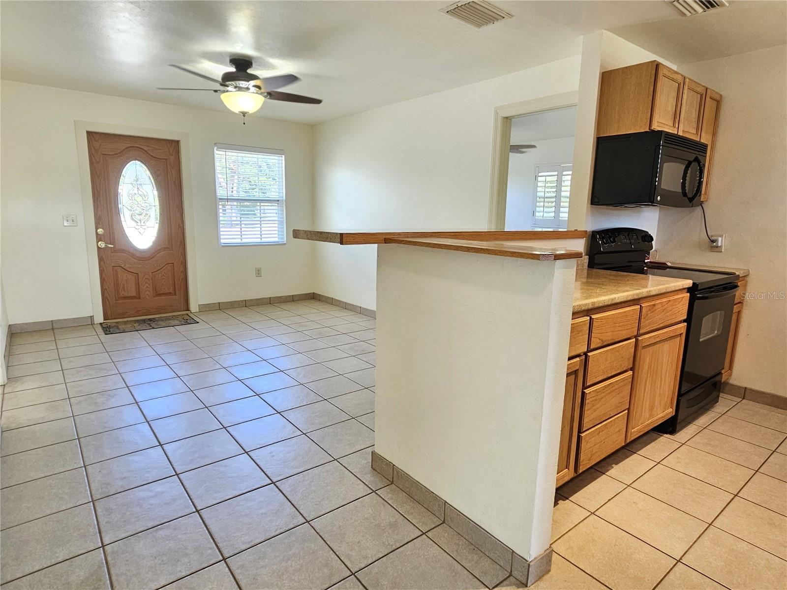 Image 6 of 33 For 323 Palmetto Road W