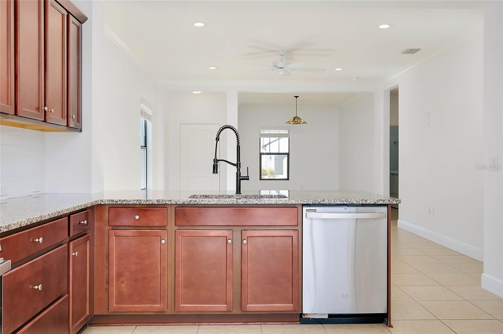 Image 18 of 73 For 220 Brienza Loop