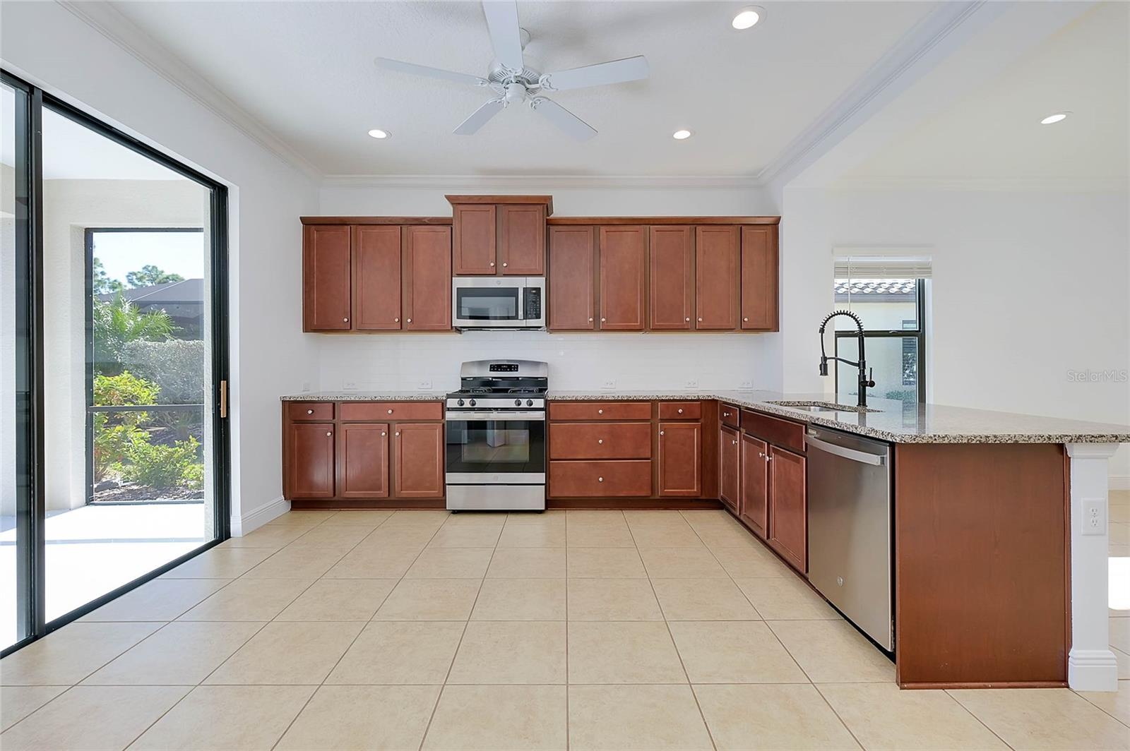 Image 19 of 73 For 220 Brienza Loop