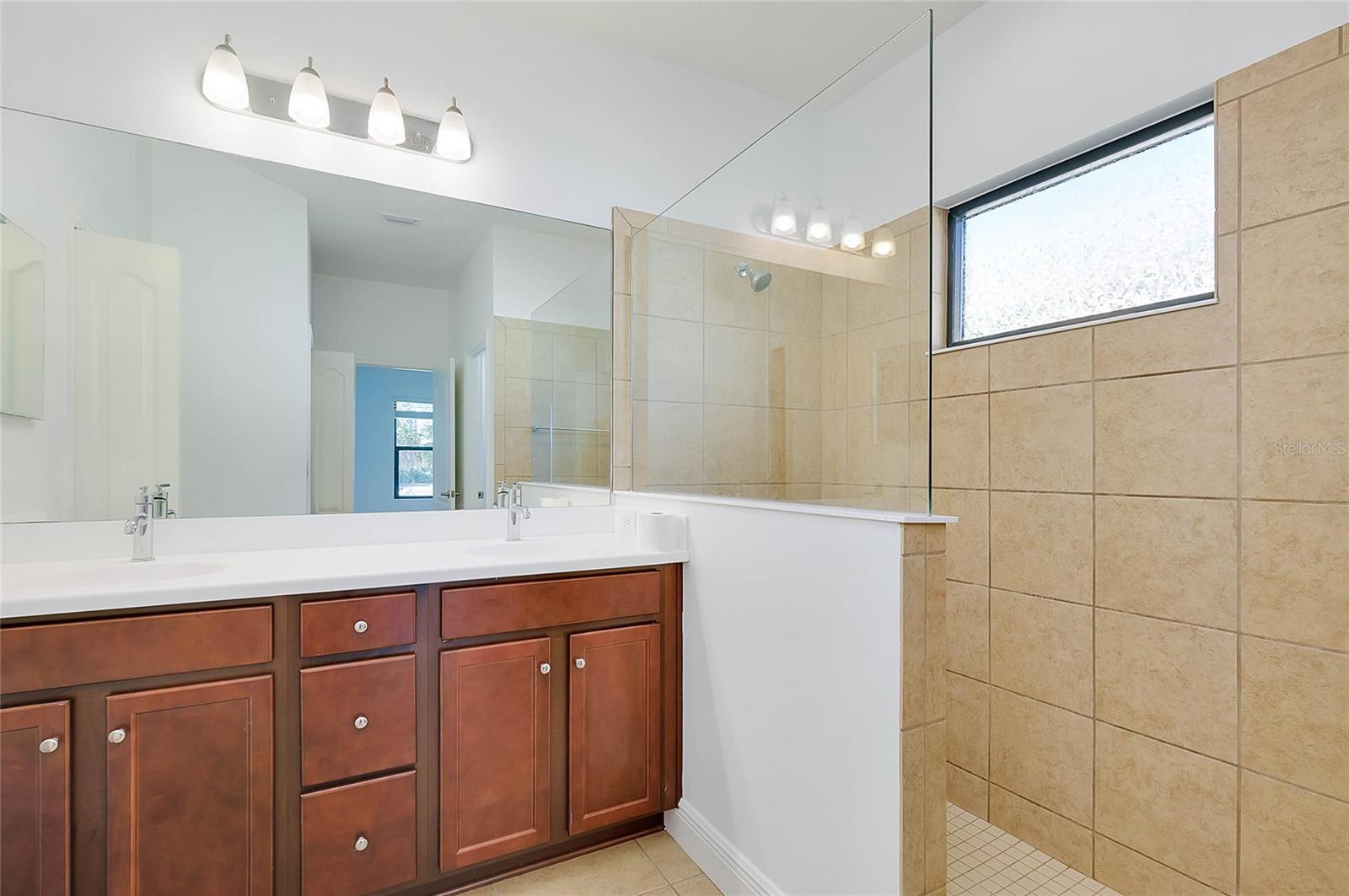 Image 30 of 73 For 220 Brienza Loop