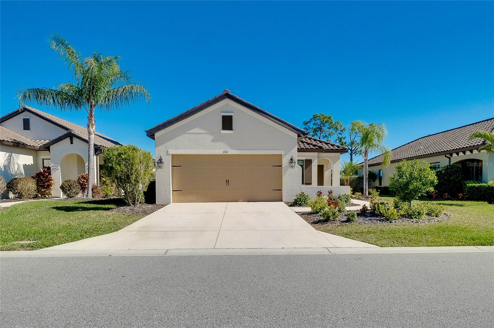 Image 54 of 73 For 220 Brienza Loop