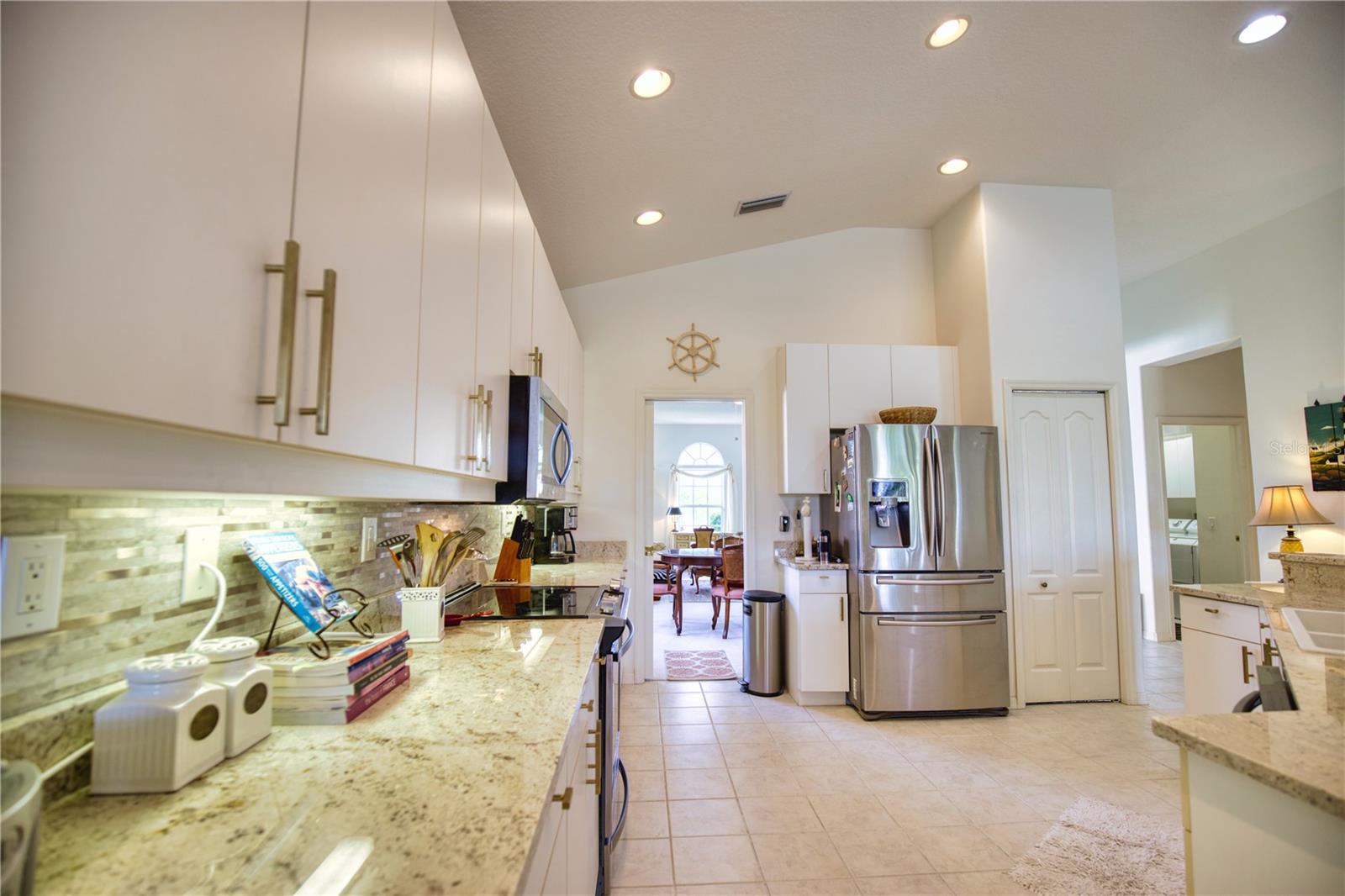 Image 12 of 32 For 1520 San Ysidro Way