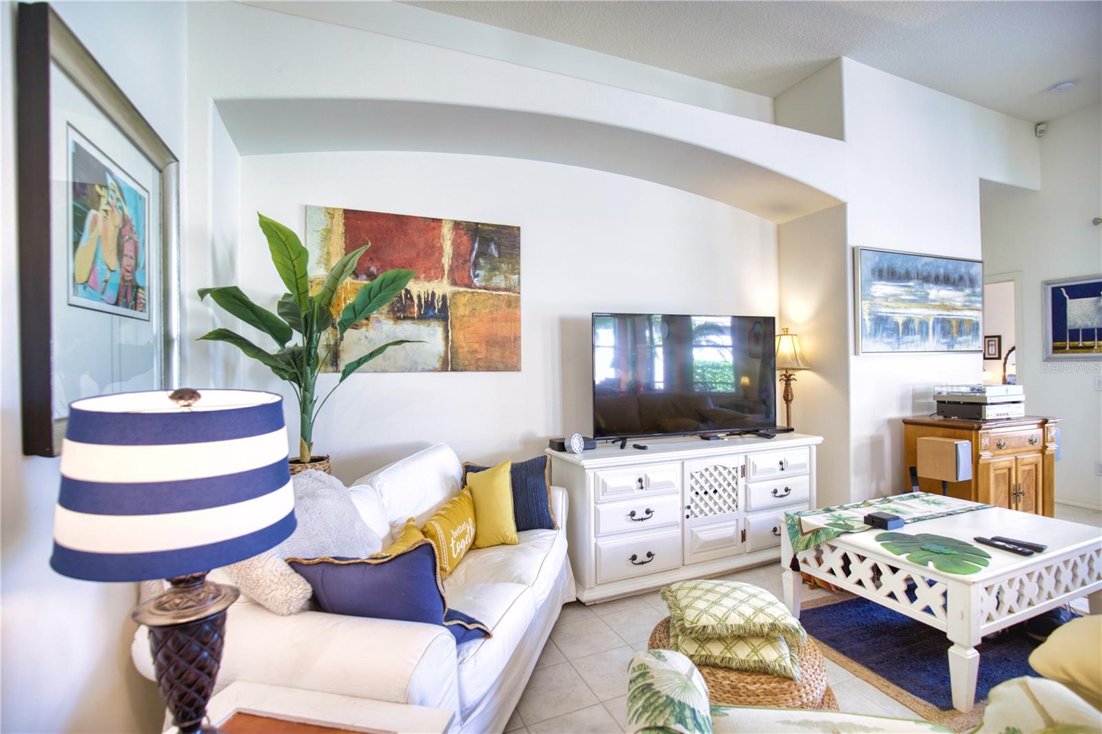 Image 15 of 32 For 1520 San Ysidro Way