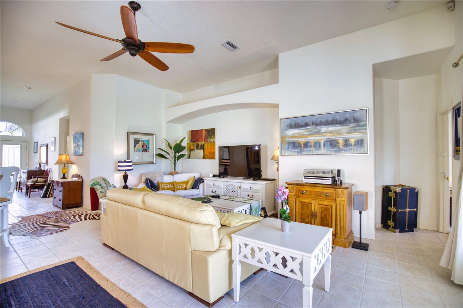 Image 16 of 32 For 1520 San Ysidro Way