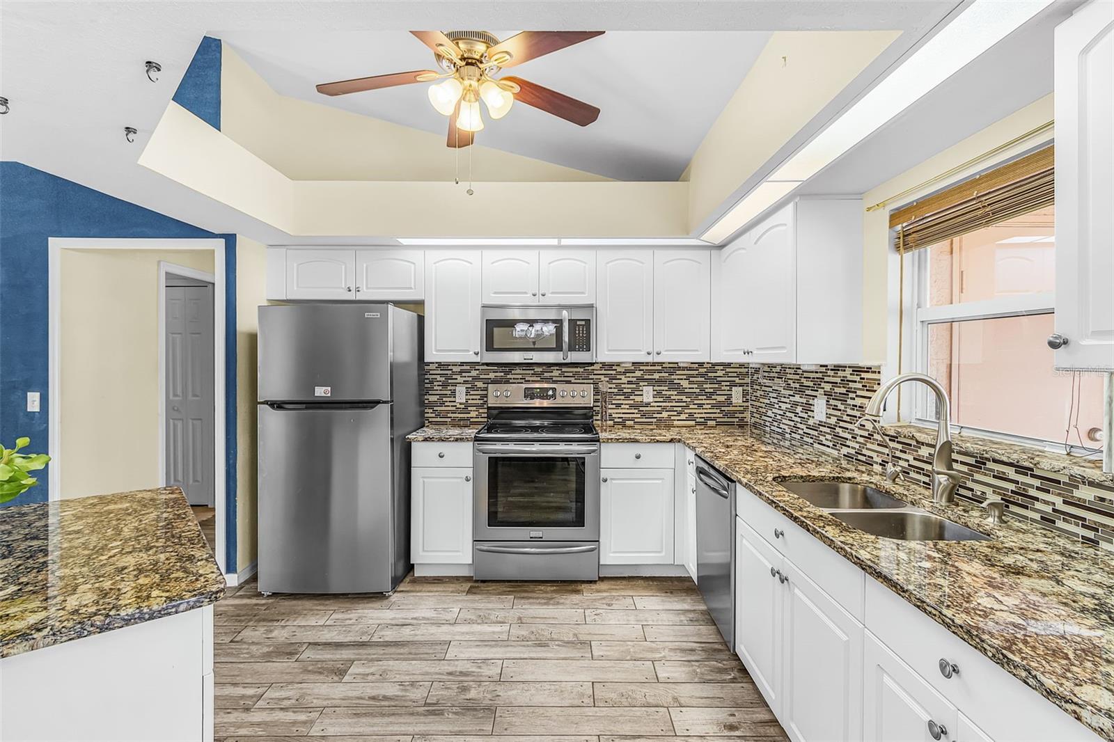Image 8 of 34 For 1215 27th Street