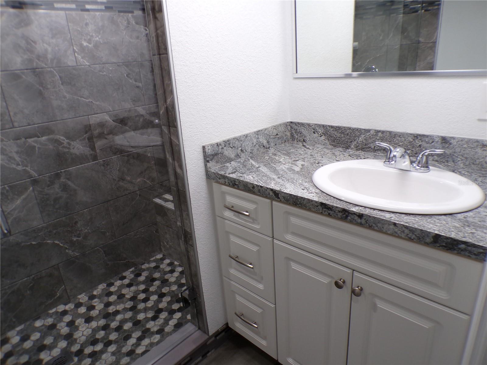 Image 15 of 26 For 206 Ravenna Street N