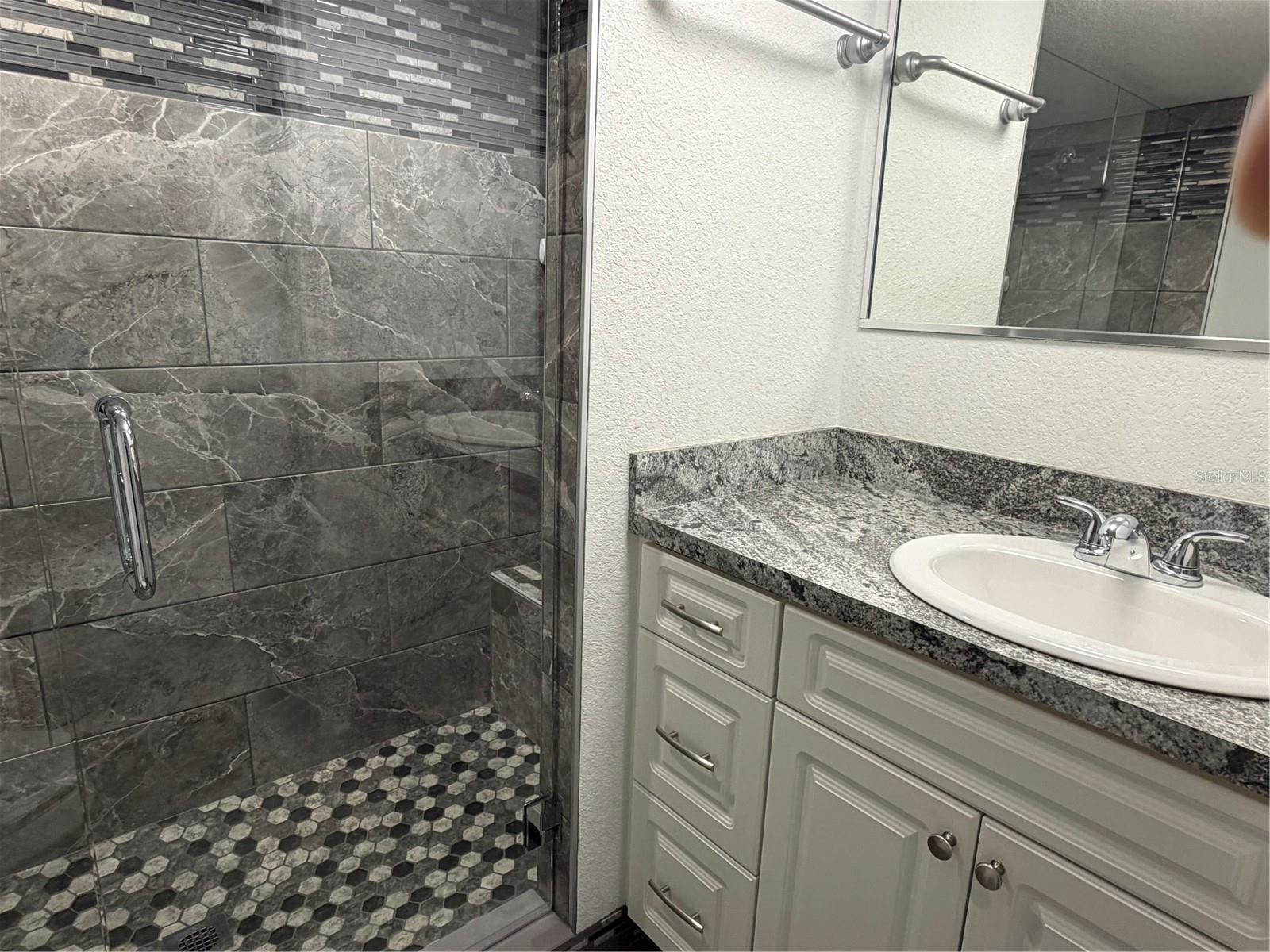 Image 17 of 26 For 206 Ravenna Street N