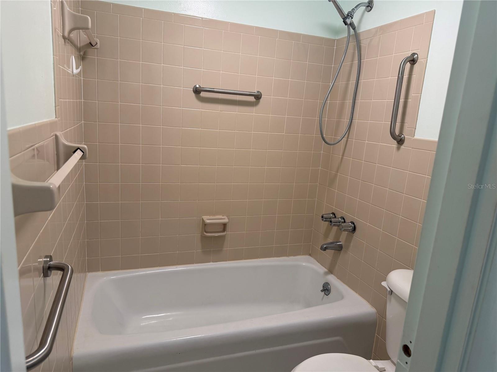 Image 12 of 21 For 245 Center Road 103