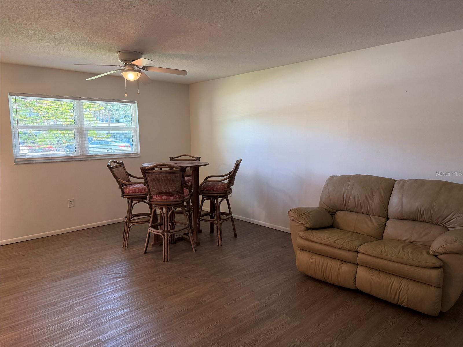 Image 4 of 21 For 245 Center Road 103