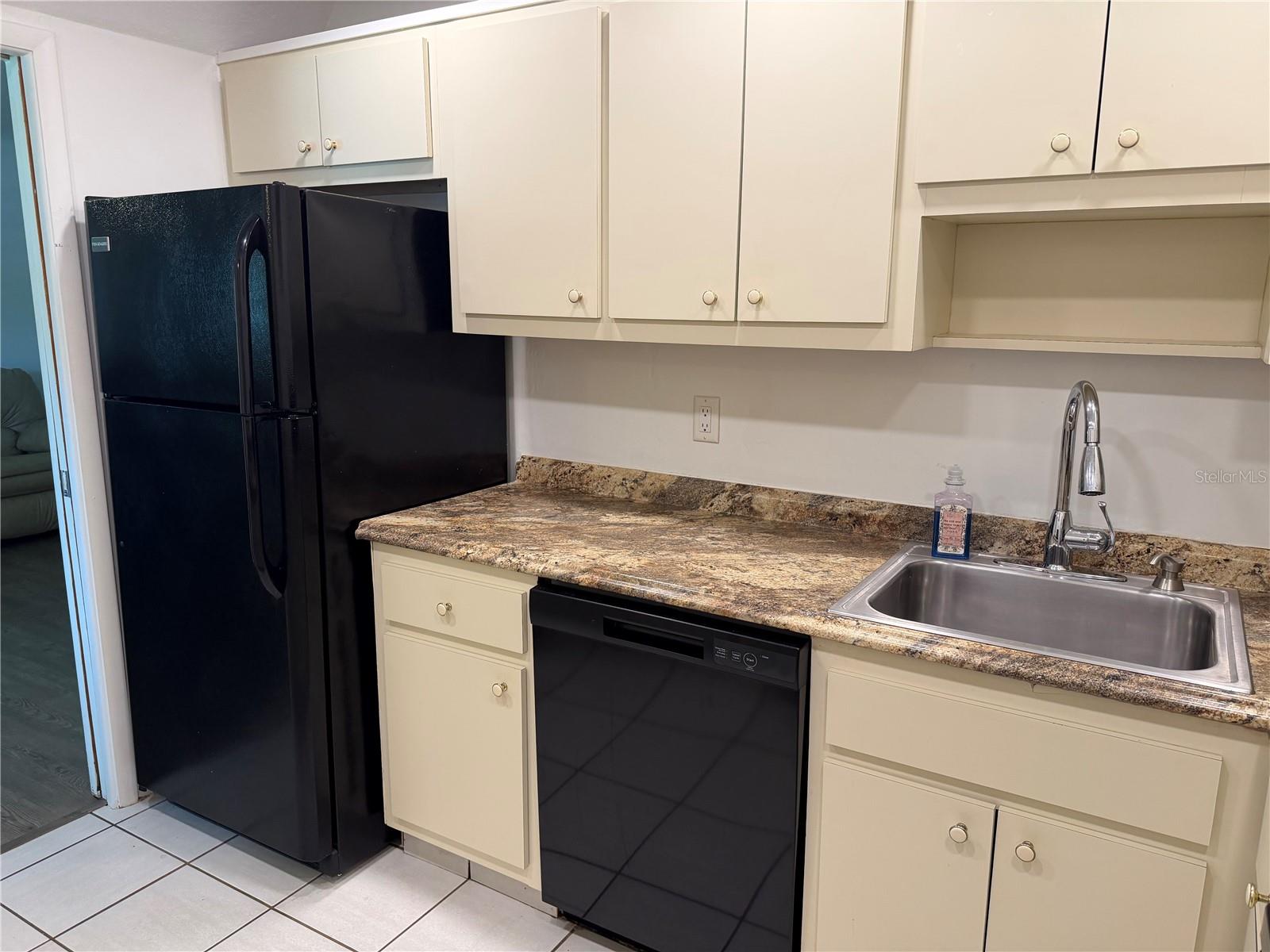 Image 5 of 21 For 245 Center Road 103