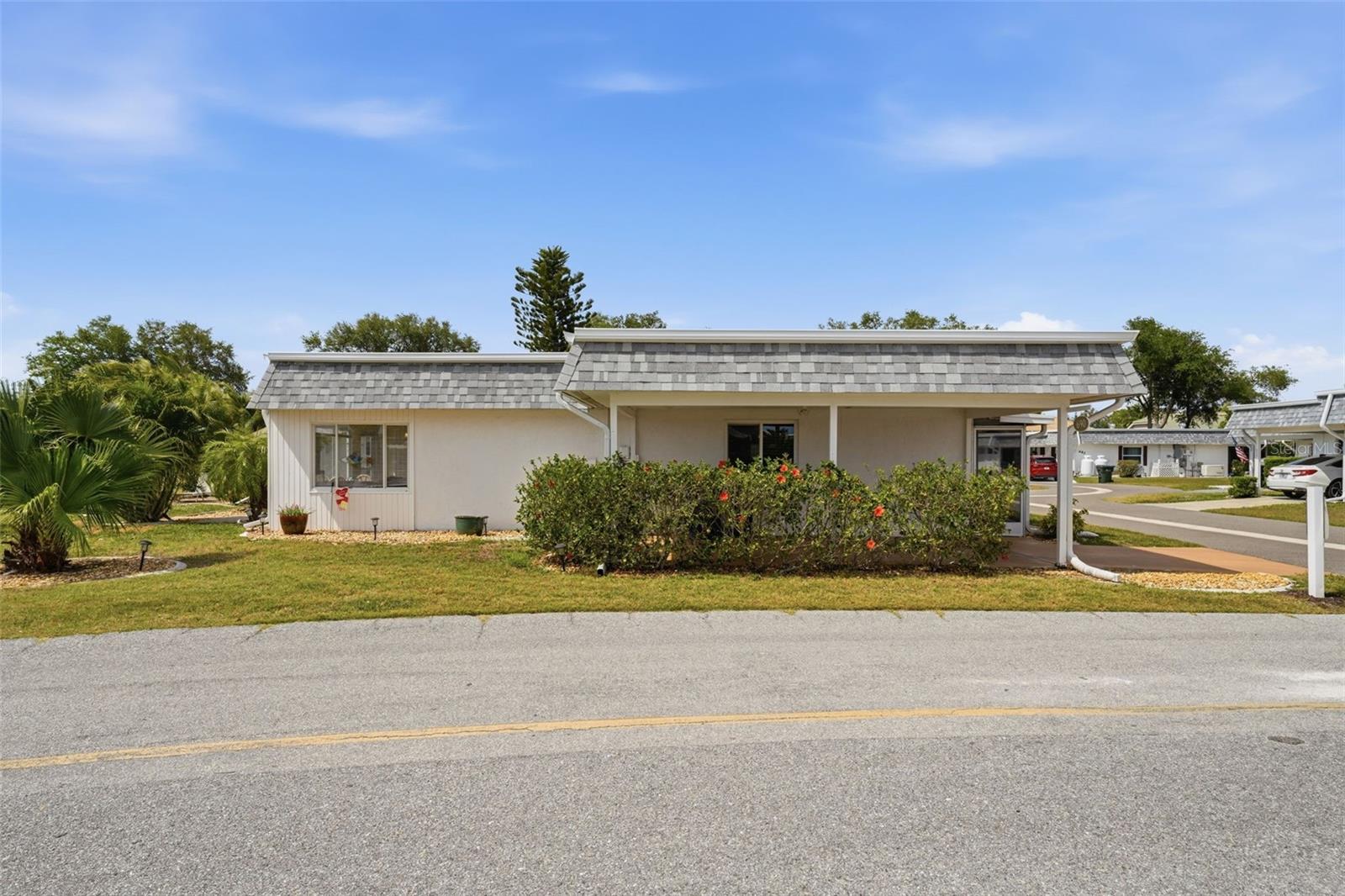 Image 11 of 70 For 690 Circlewood Drive W8