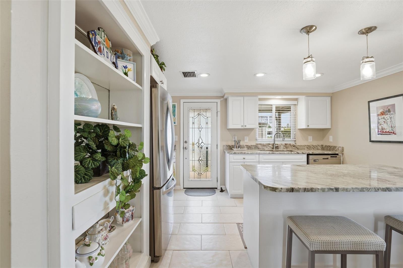 Image 16 of 70 For 690 Circlewood Drive W8