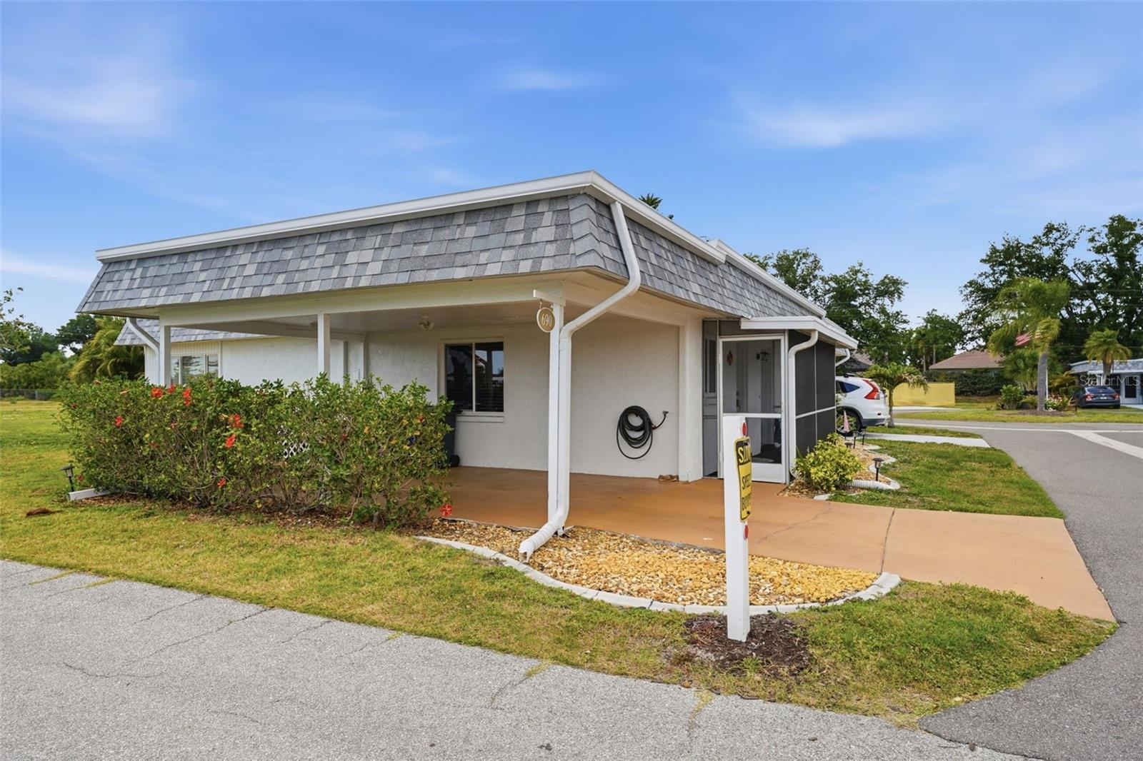 Image 2 of 70 For 690 Circlewood Drive W8