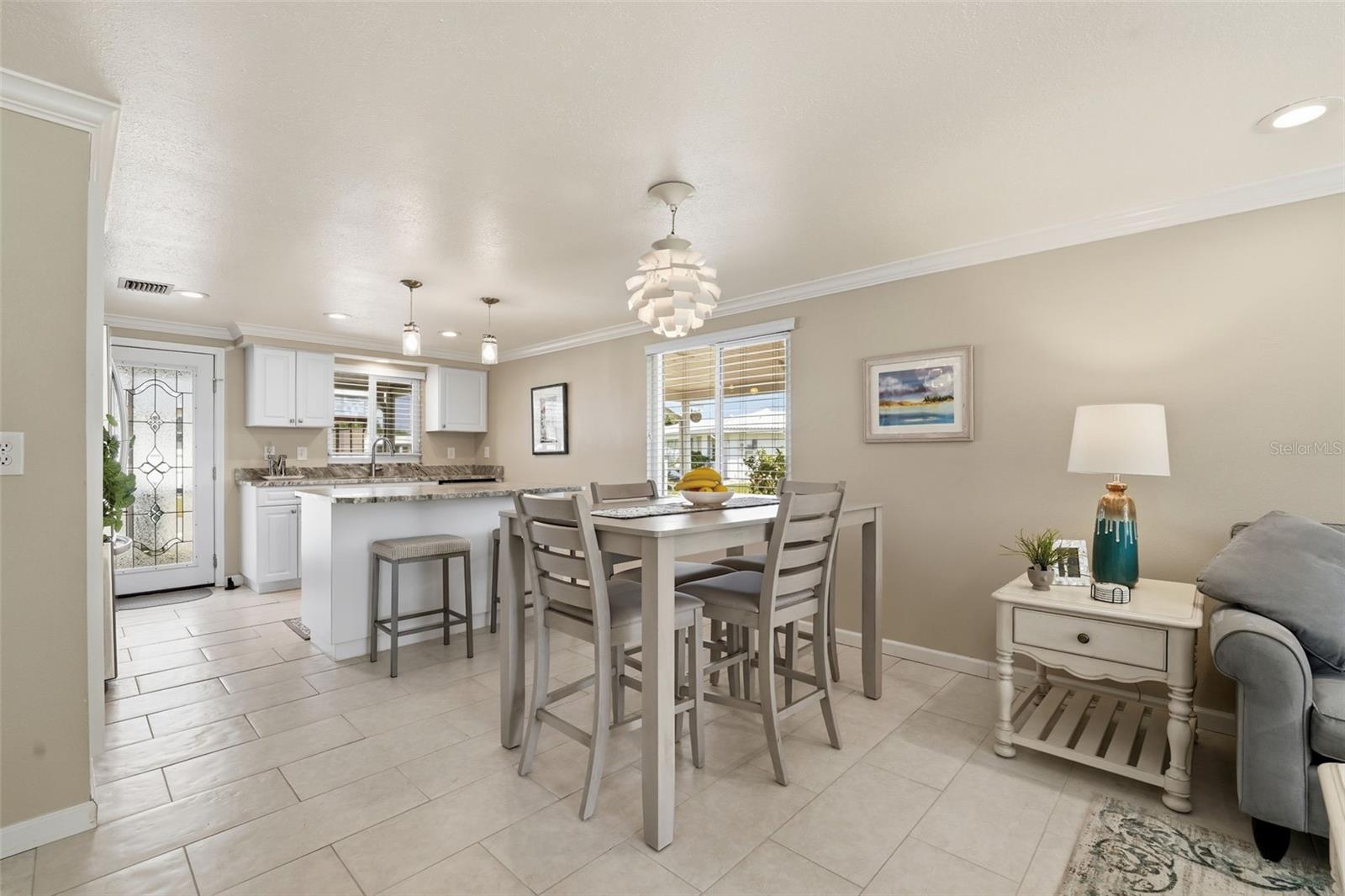 Image 23 of 70 For 690 Circlewood Drive W8