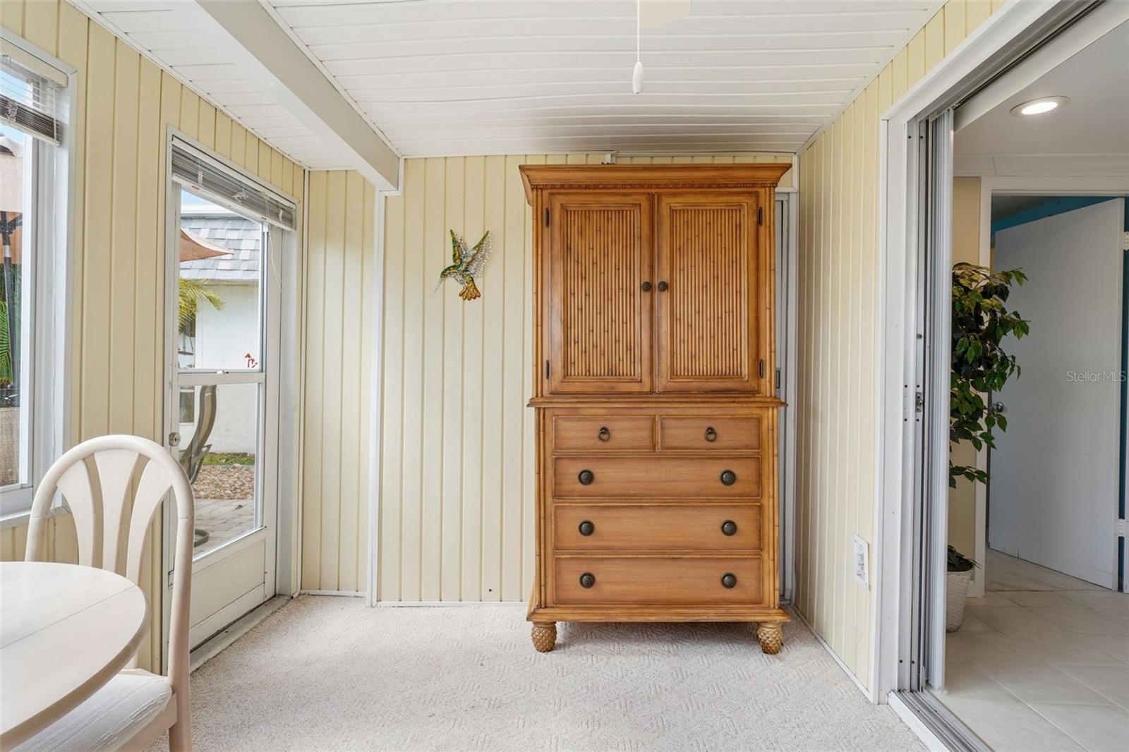 Image 28 of 70 For 690 Circlewood Drive W8