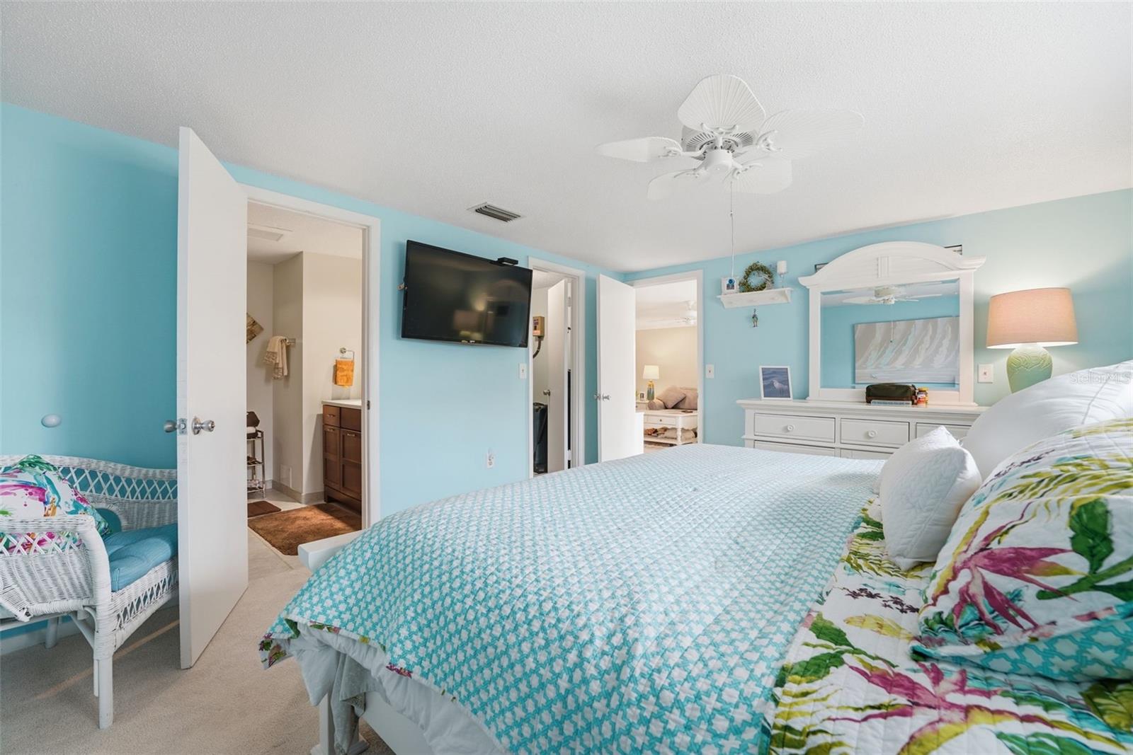 Image 37 of 70 For 690 Circlewood Drive W8