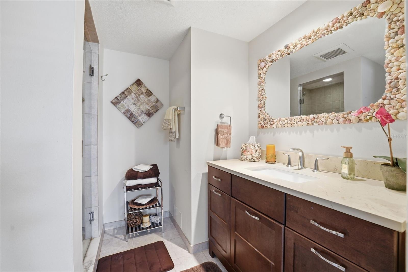 Image 41 of 70 For 690 Circlewood Drive W8