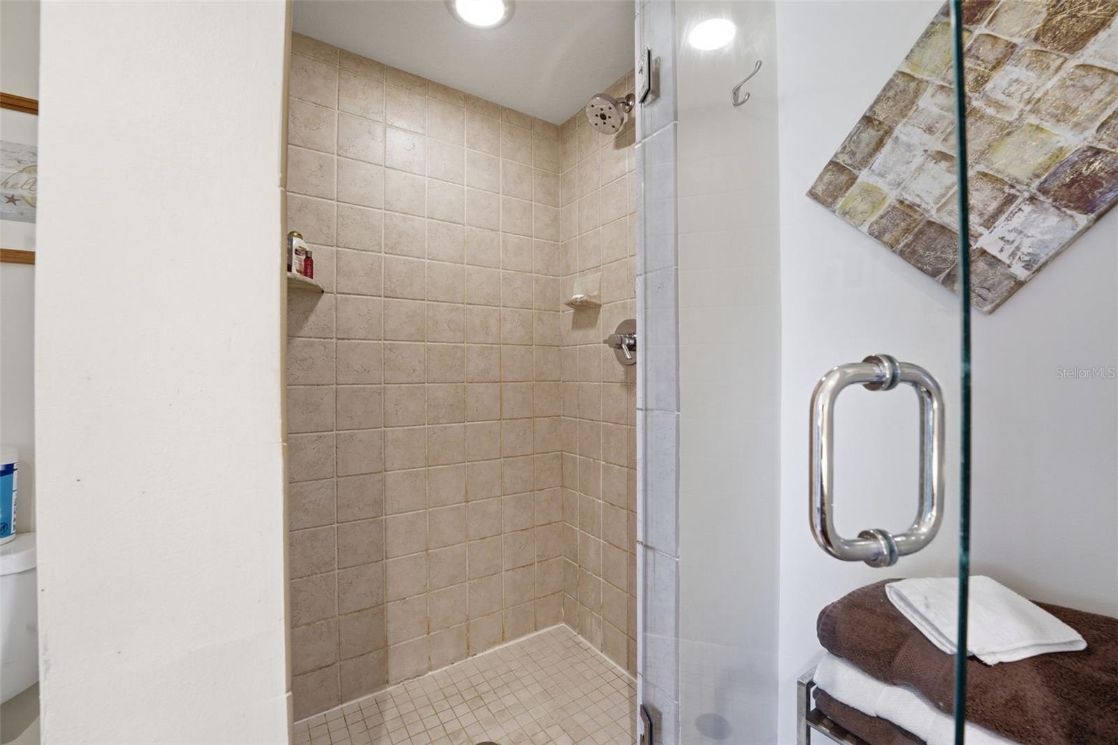 Image 42 of 70 For 690 Circlewood Drive W8