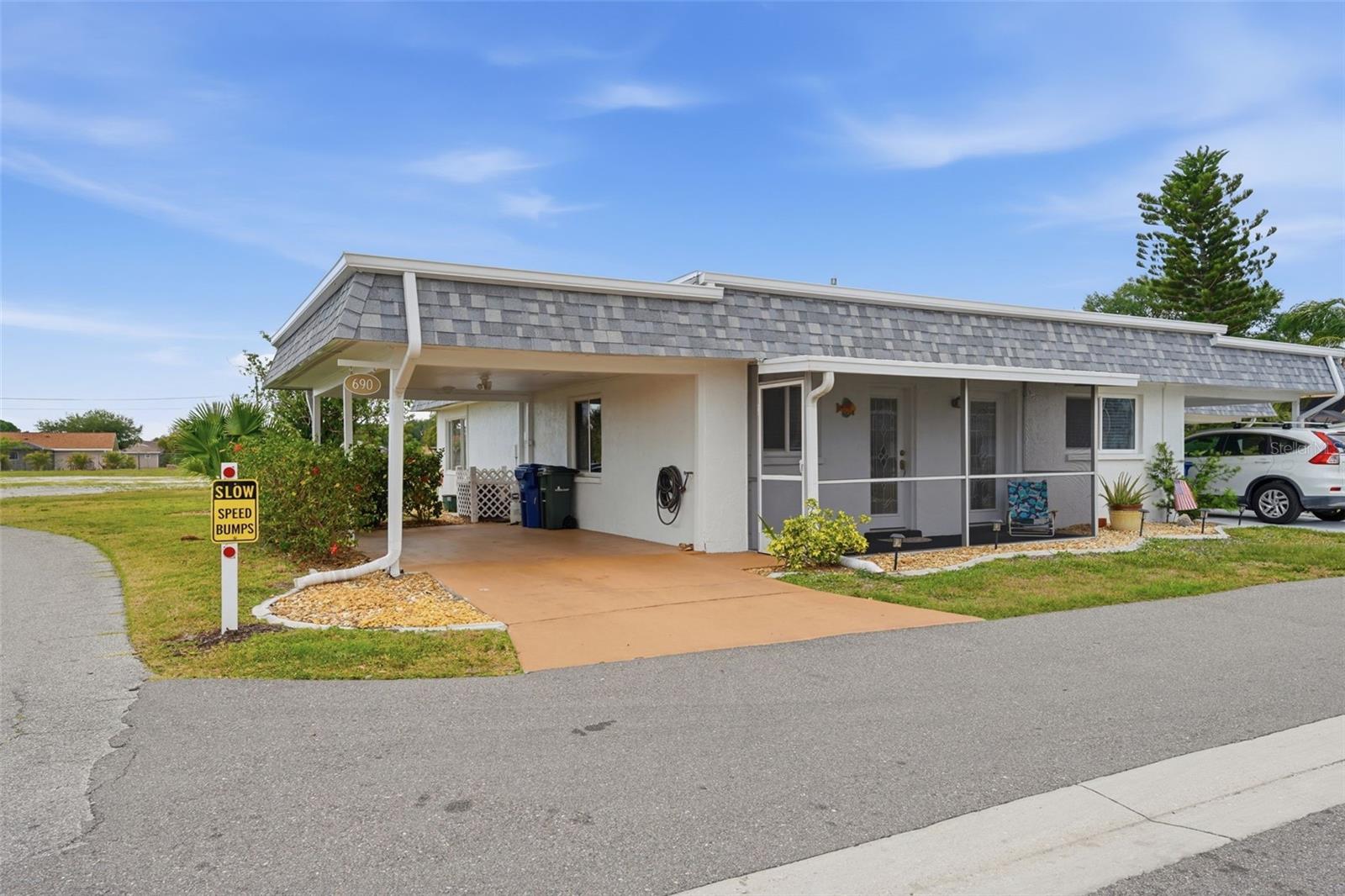 Image 6 of 70 For 690 Circlewood Drive W8