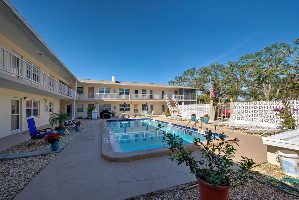 Image 2 of 8 For 509 Venice Avenue 102