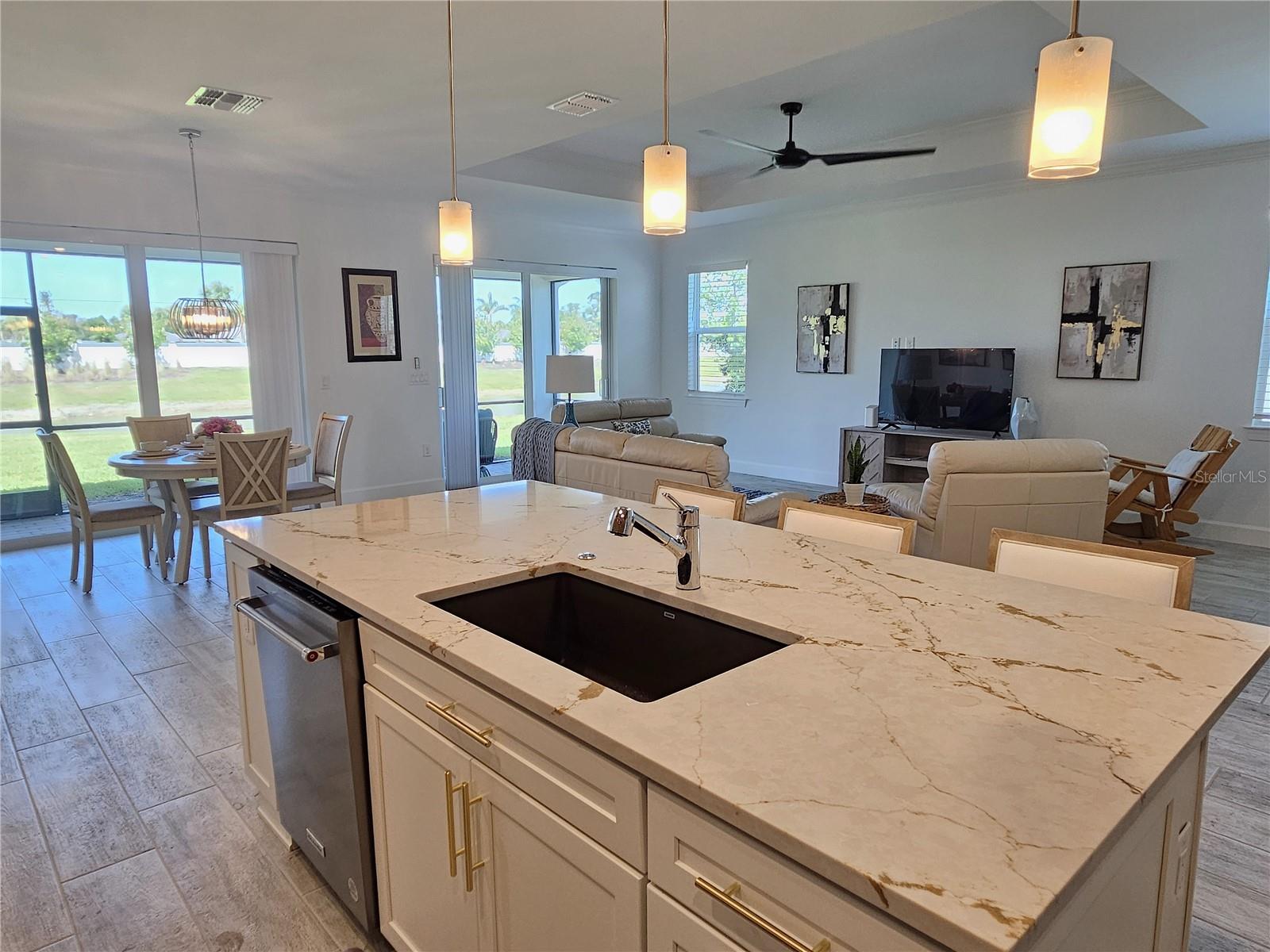 Image 12 of 36 For 17925 Nadine Place