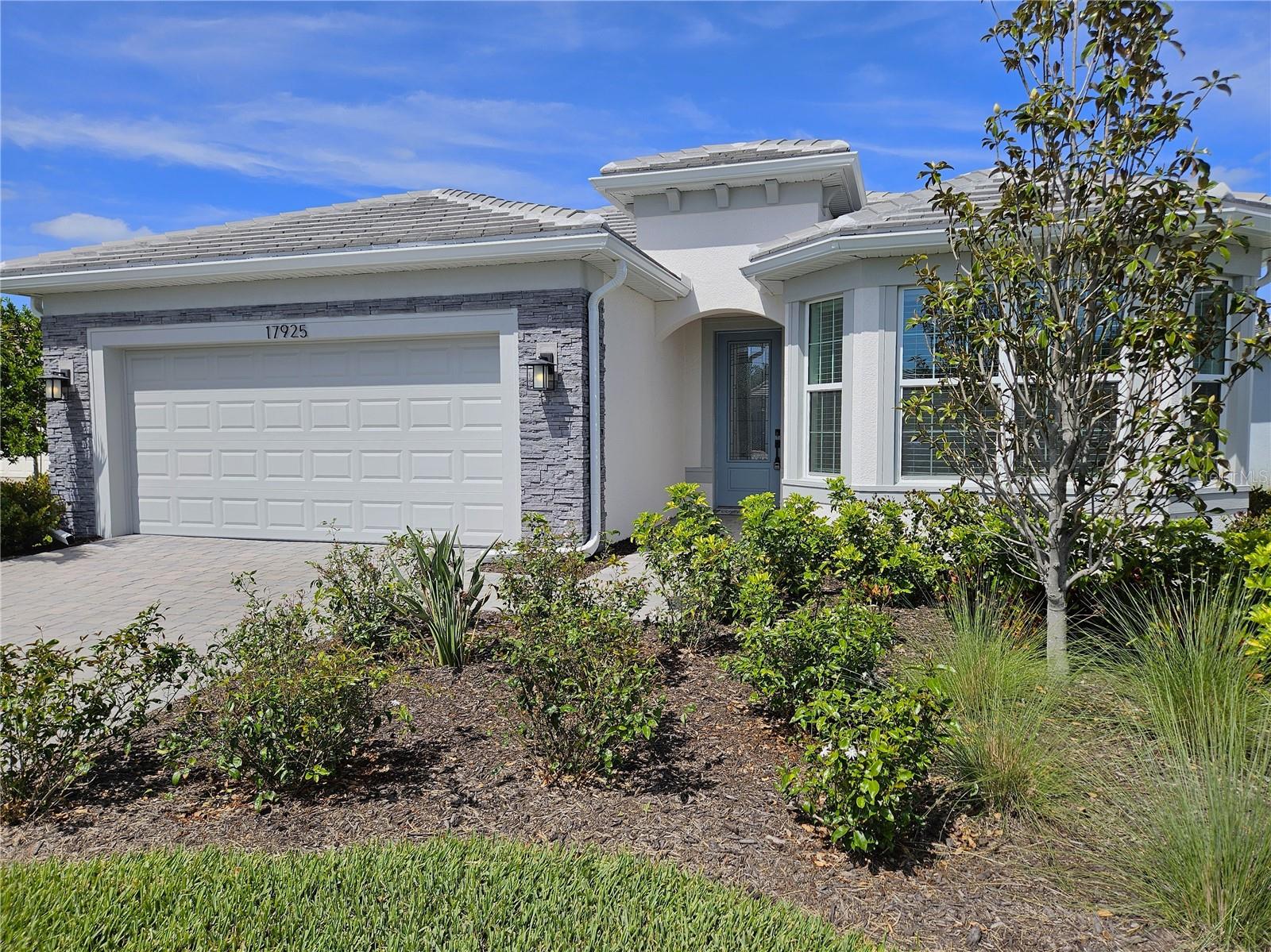 Image 3 of 36 For 17925 Nadine Place