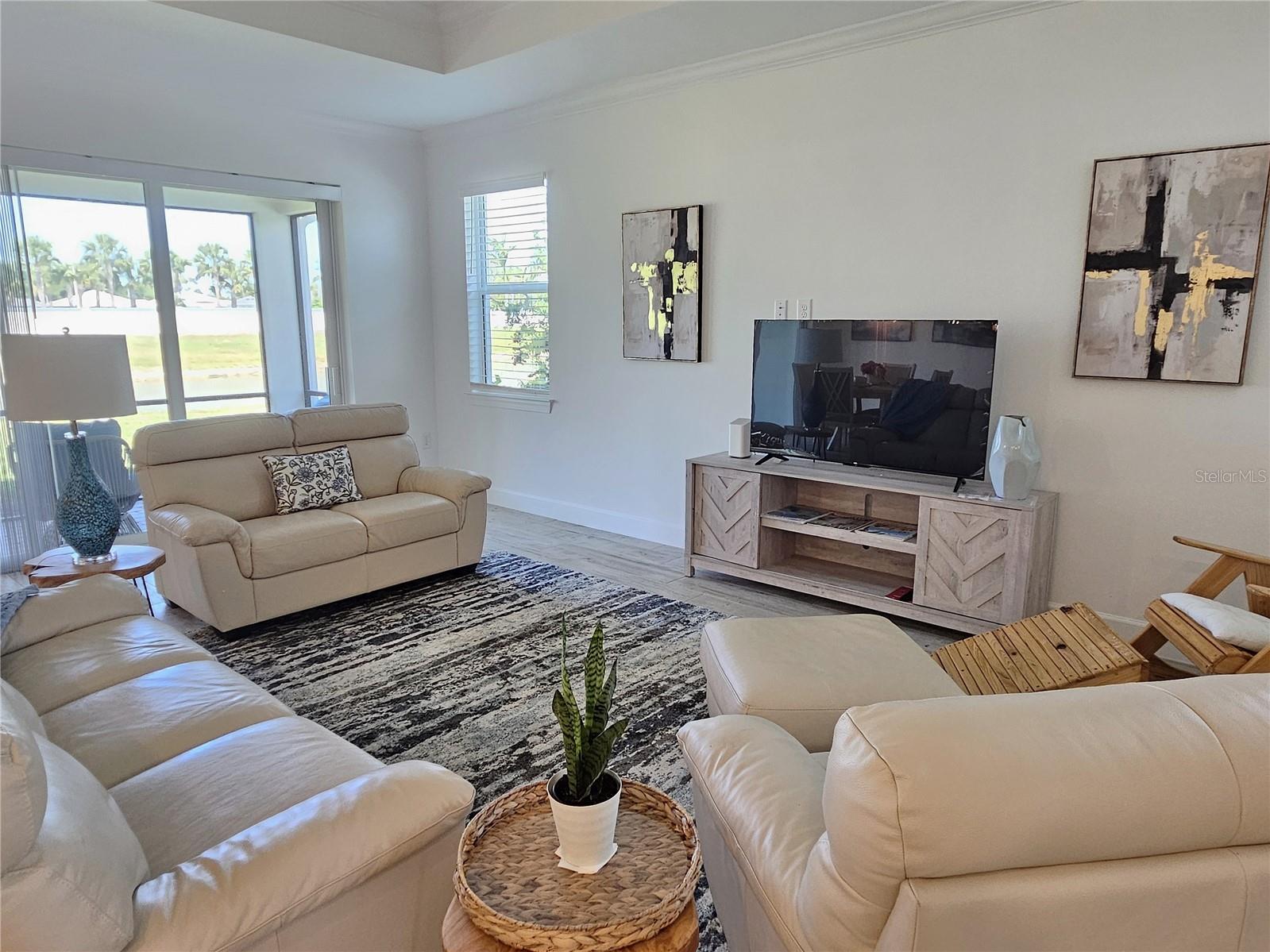 Image 8 of 36 For 17925 Nadine Place