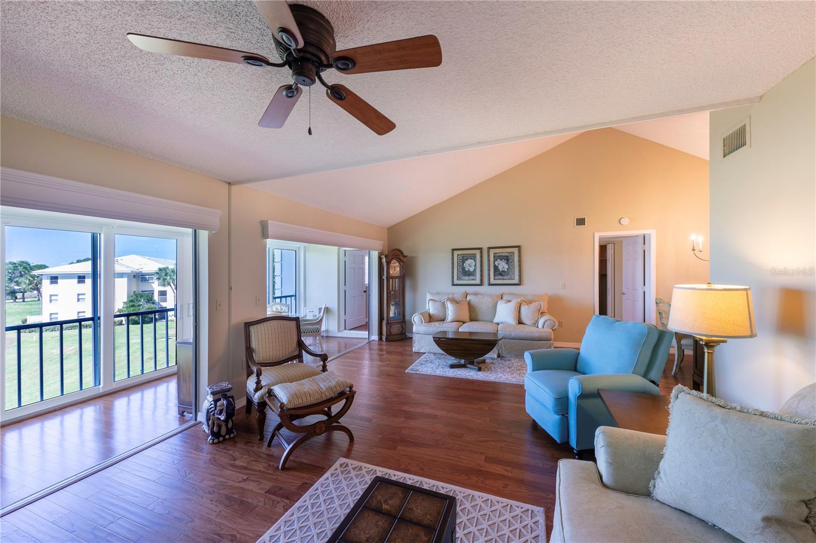 Image 12 of 27 For 437 Cerromar Lane 525