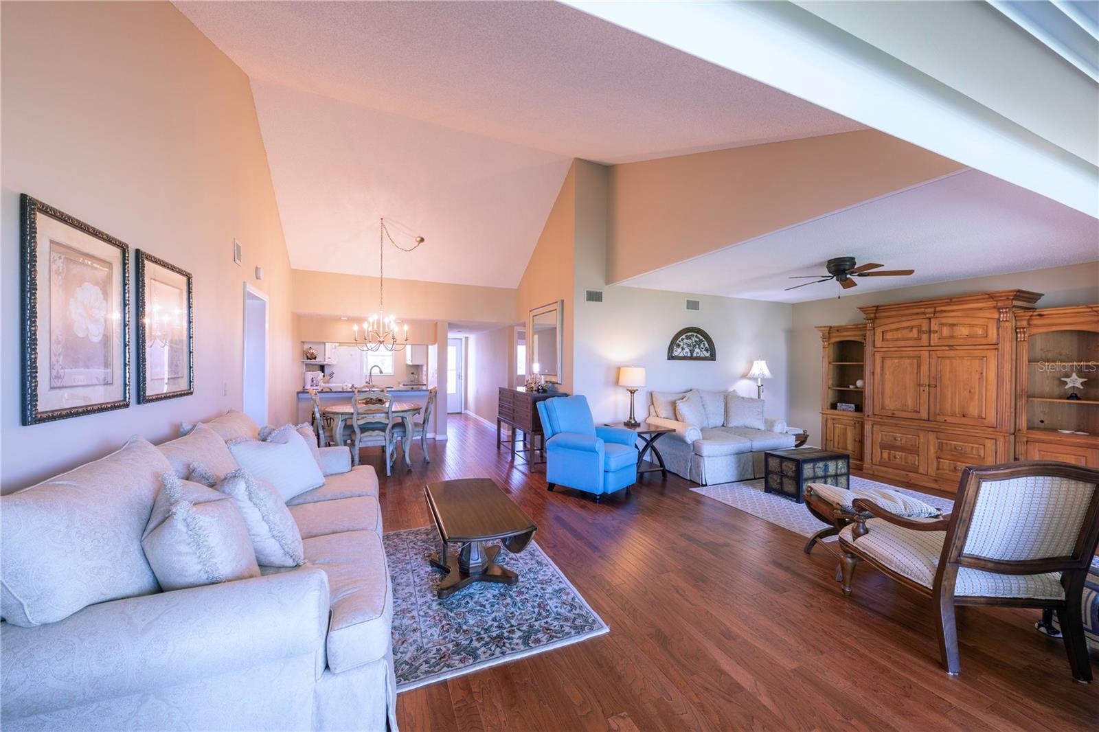 Image 13 of 27 For 437 Cerromar Lane 525