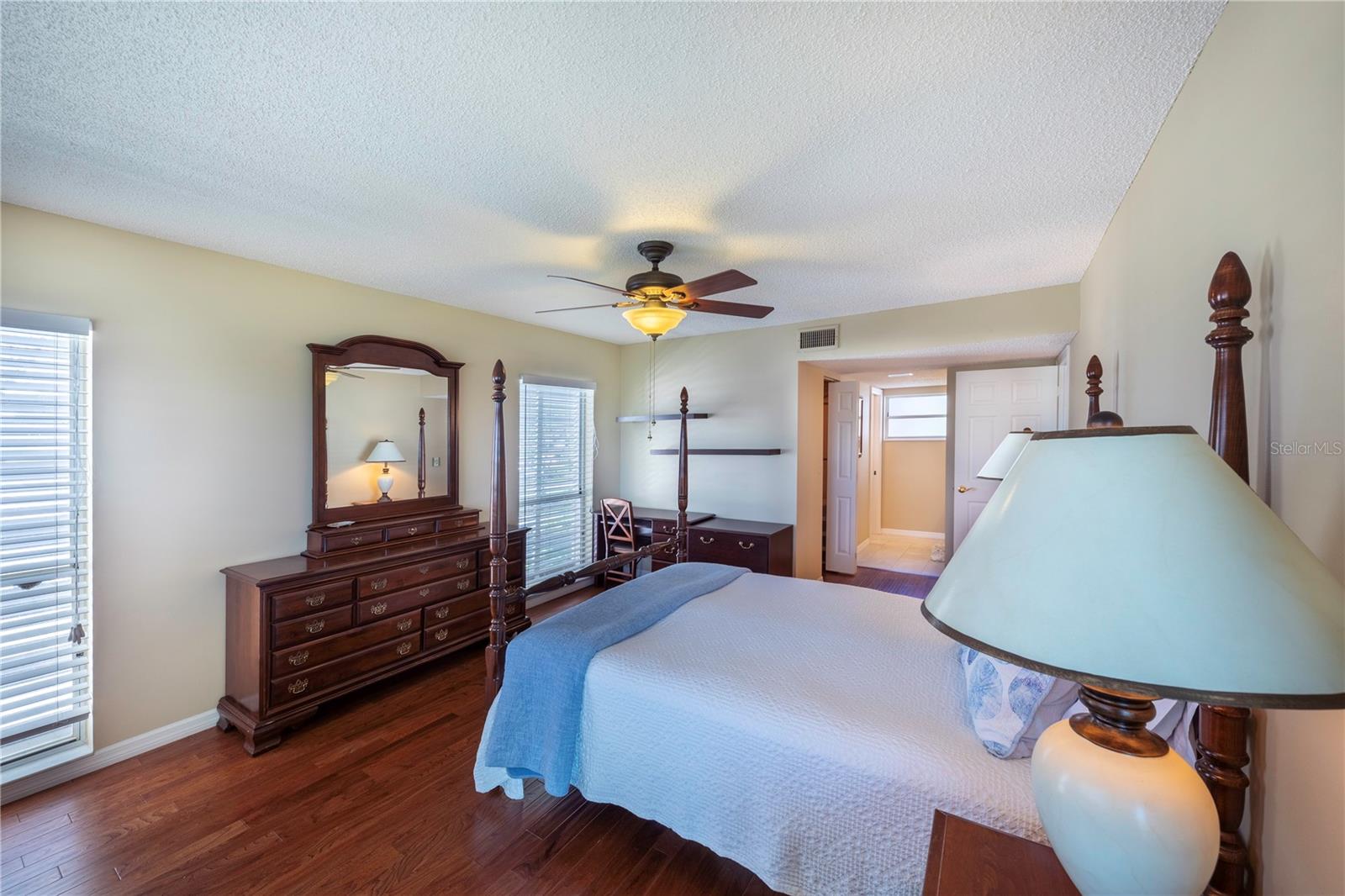 Image 15 of 27 For 437 Cerromar Lane 525