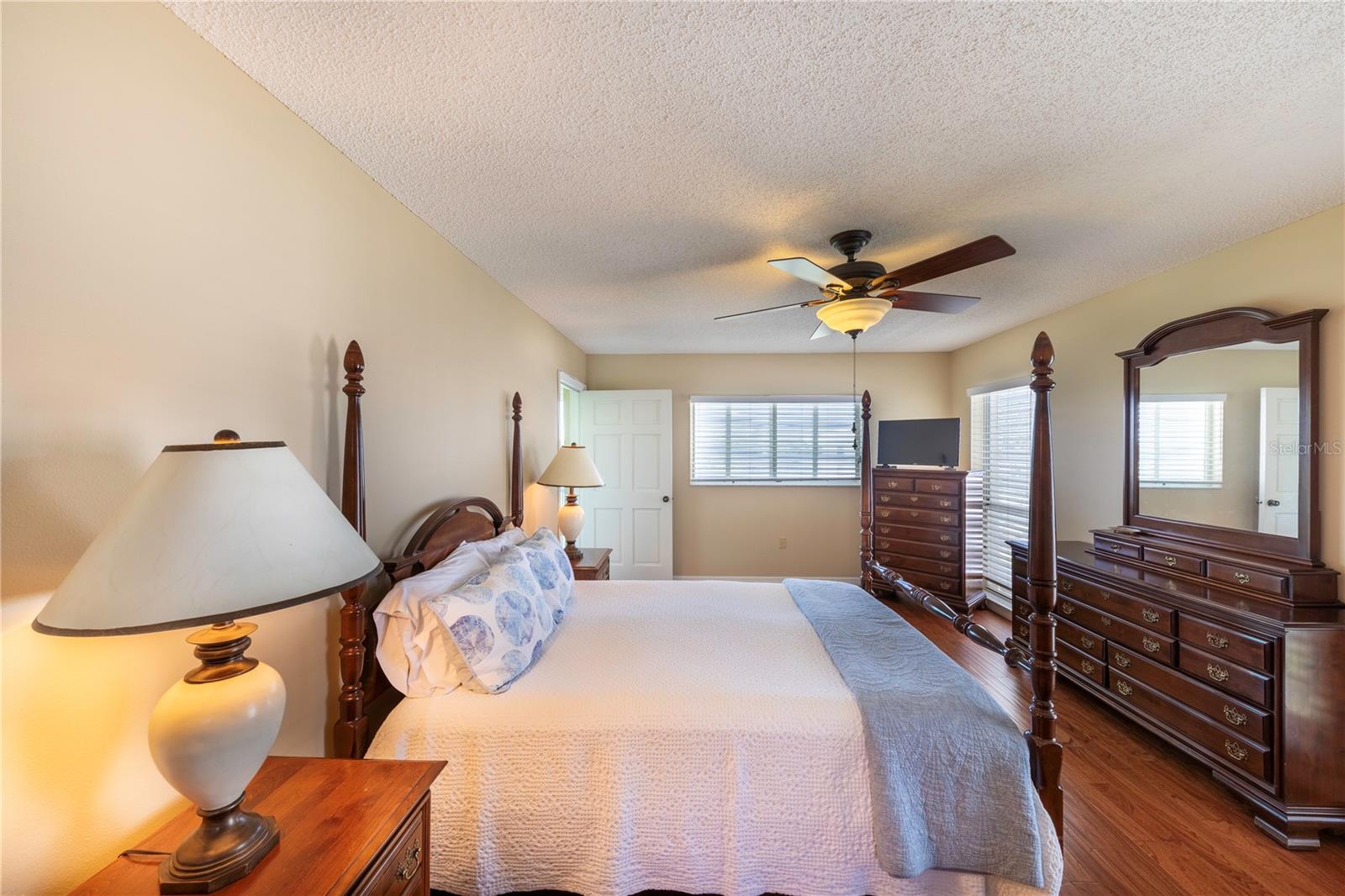 Image 16 of 27 For 437 Cerromar Lane 525